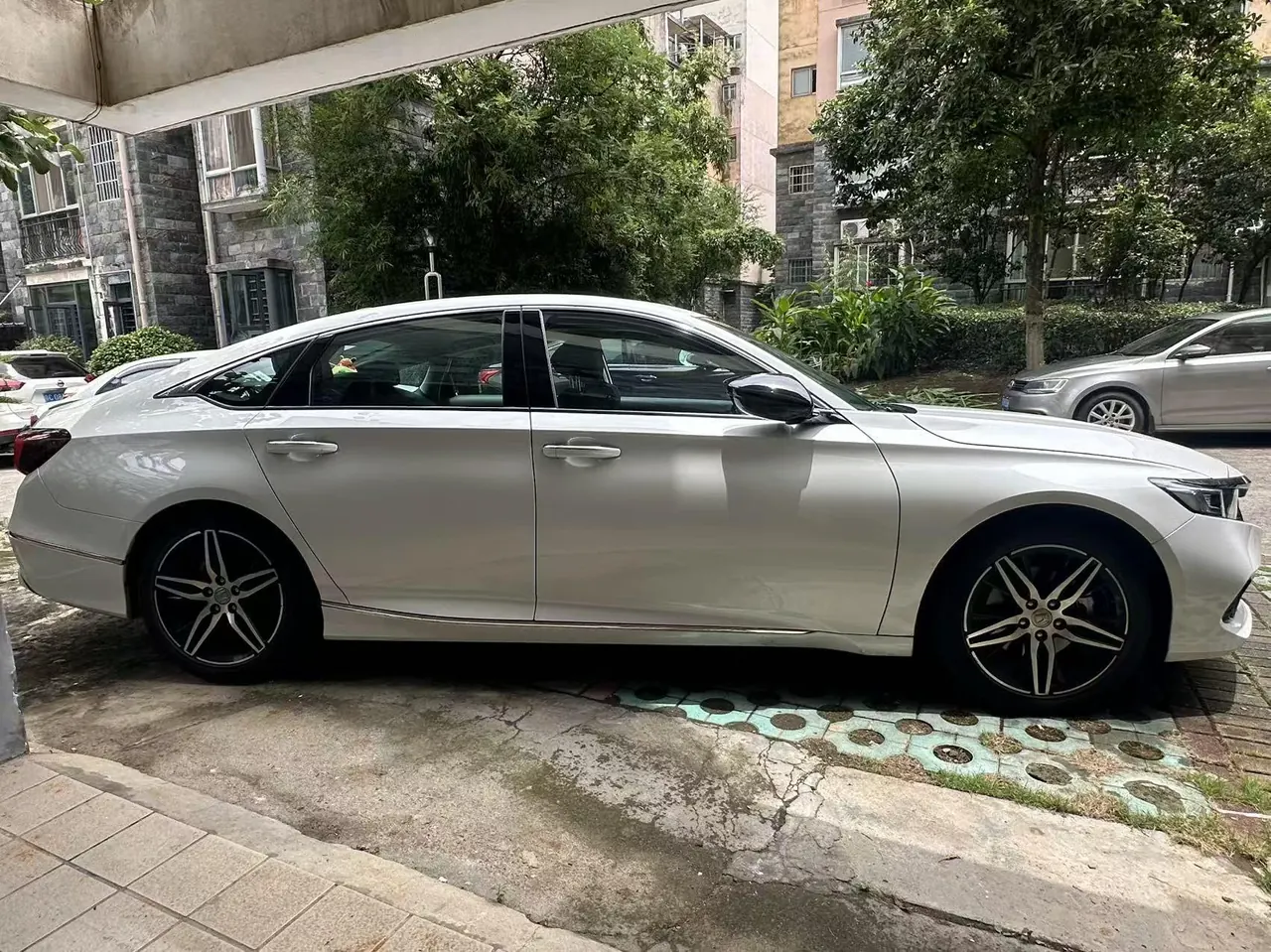 Honda 2022 10th Generation Accord Hybrid 2.0 Stepless Magic Night Reed Edition Automatic Gear 6