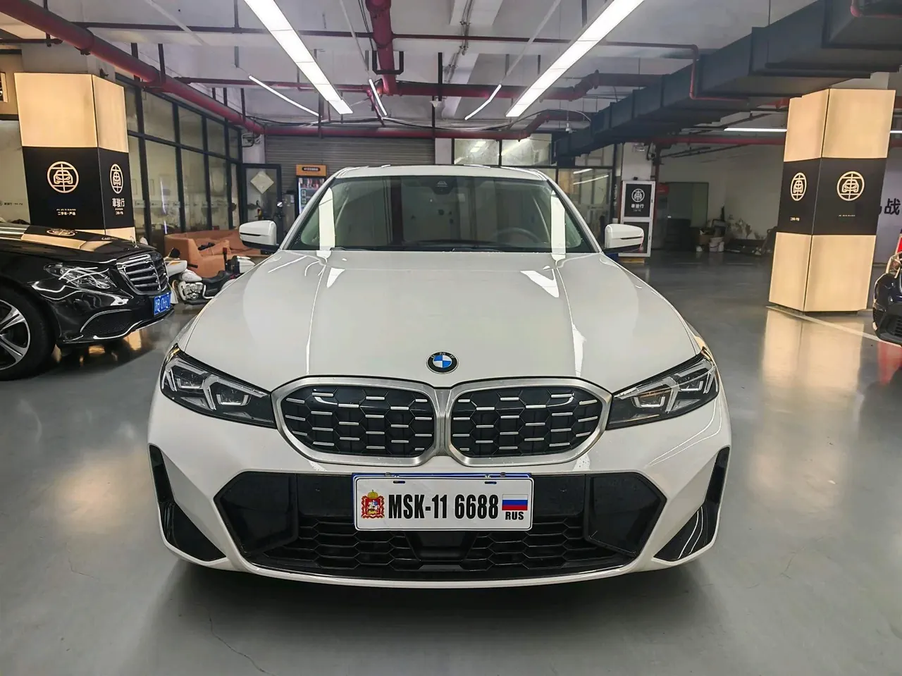 BMW 3 Series 2025 model 325i 2.0T M Sport Package automatic transmission 2