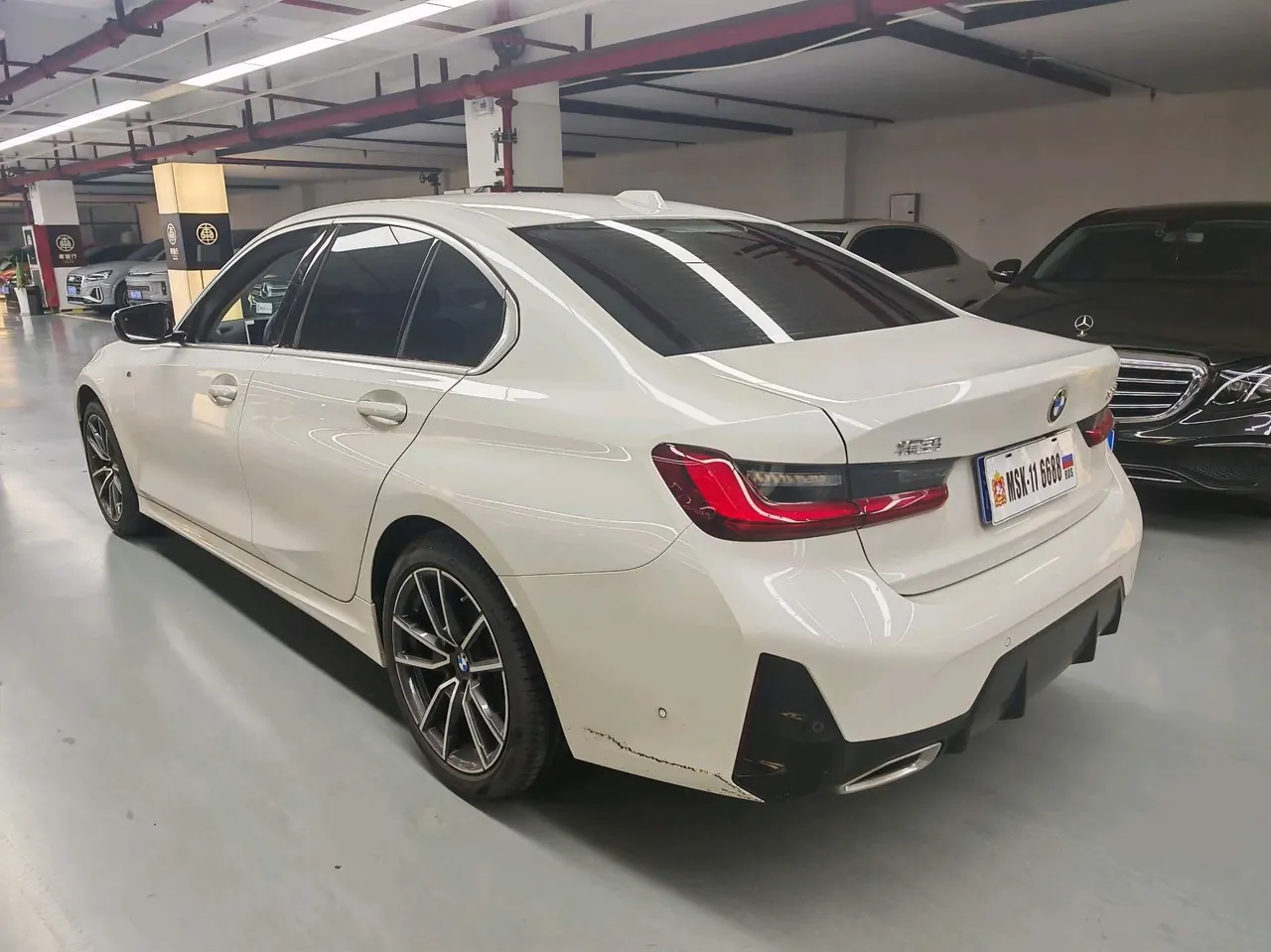 BMW 3 Series 2025 model 325i 2.0T M Sport Package automatic transmission 6