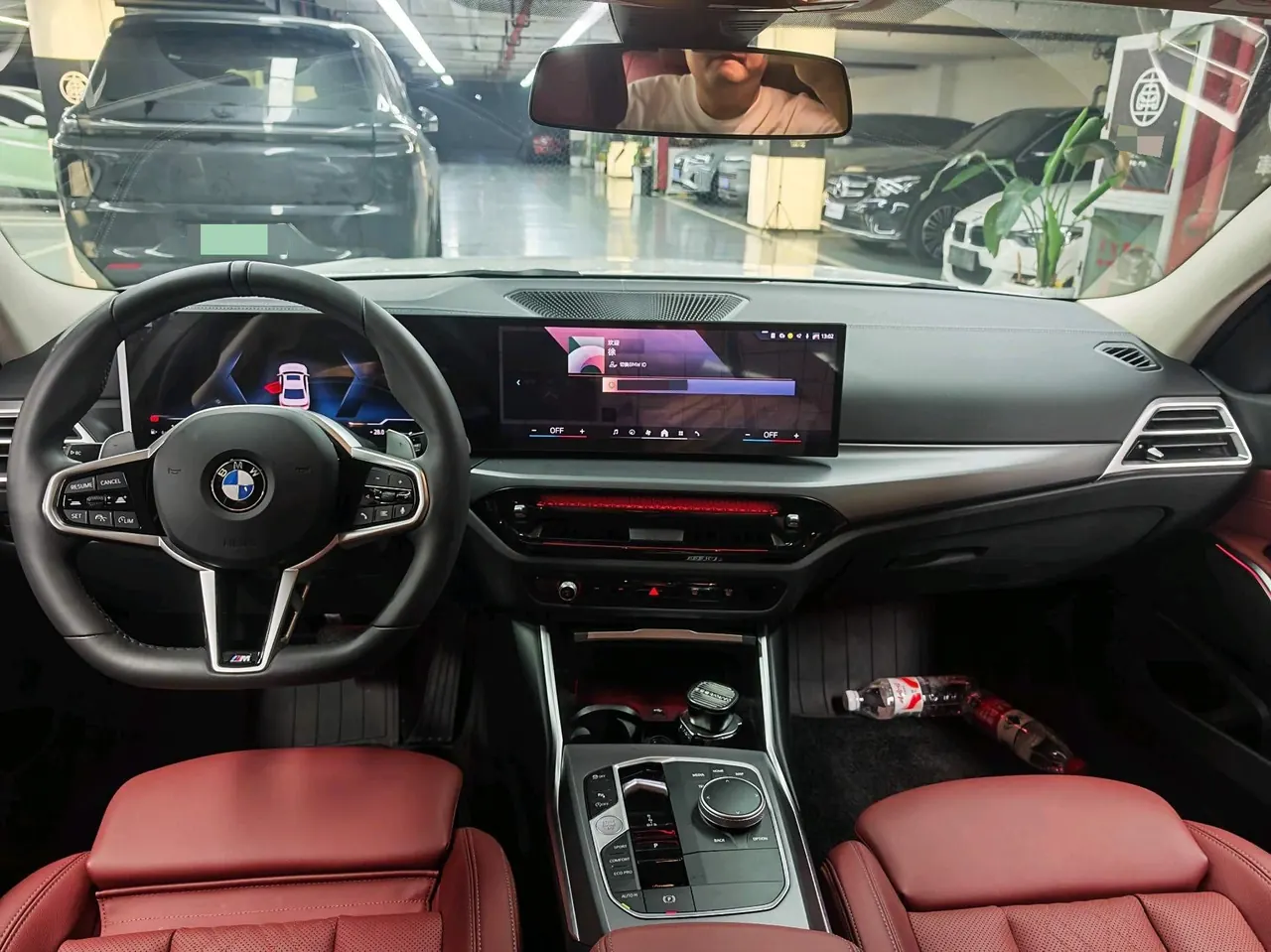 BMW 3 Series 2025 model 325i 2.0T M Sport Package automatic transmission 8