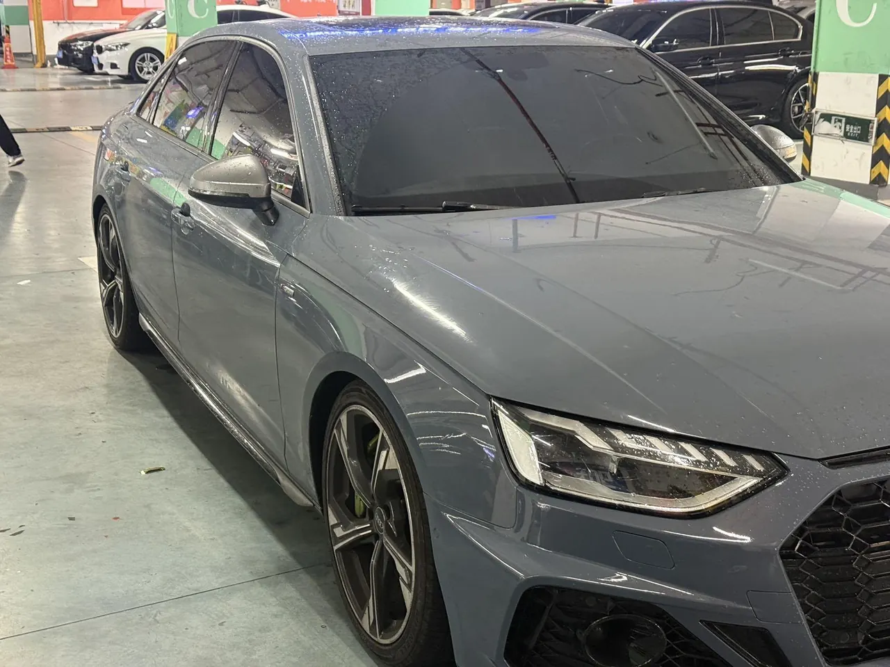 Audi 2022 A4L 2.0TFSI 40TFSI Quattro RS Kit Burning Speed Automatic 3