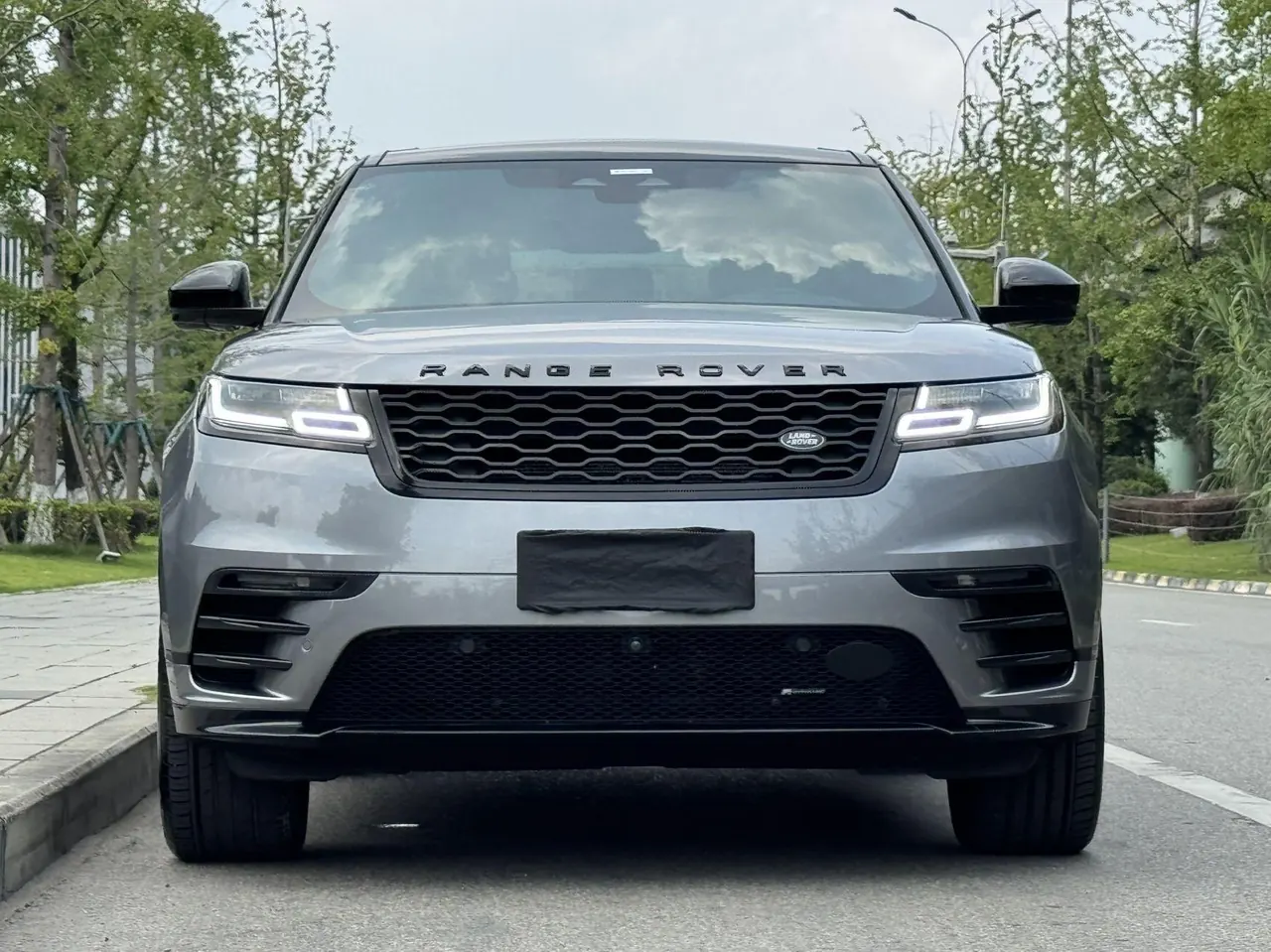 Land Rover Range Rover Star Vein (Imported) 2023 Range Rover Star Vein 2.0T 250PS Gold Collector's Edition Automatic Gear 2