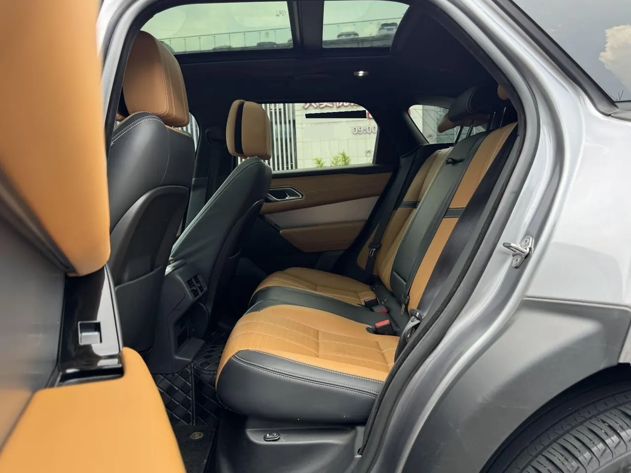 Land Rover Range Rover Star Vein (Imported) 2023 Range Rover Star Vein 2.0T 250PS Gold Collector's Edition Automatic Gear 6
