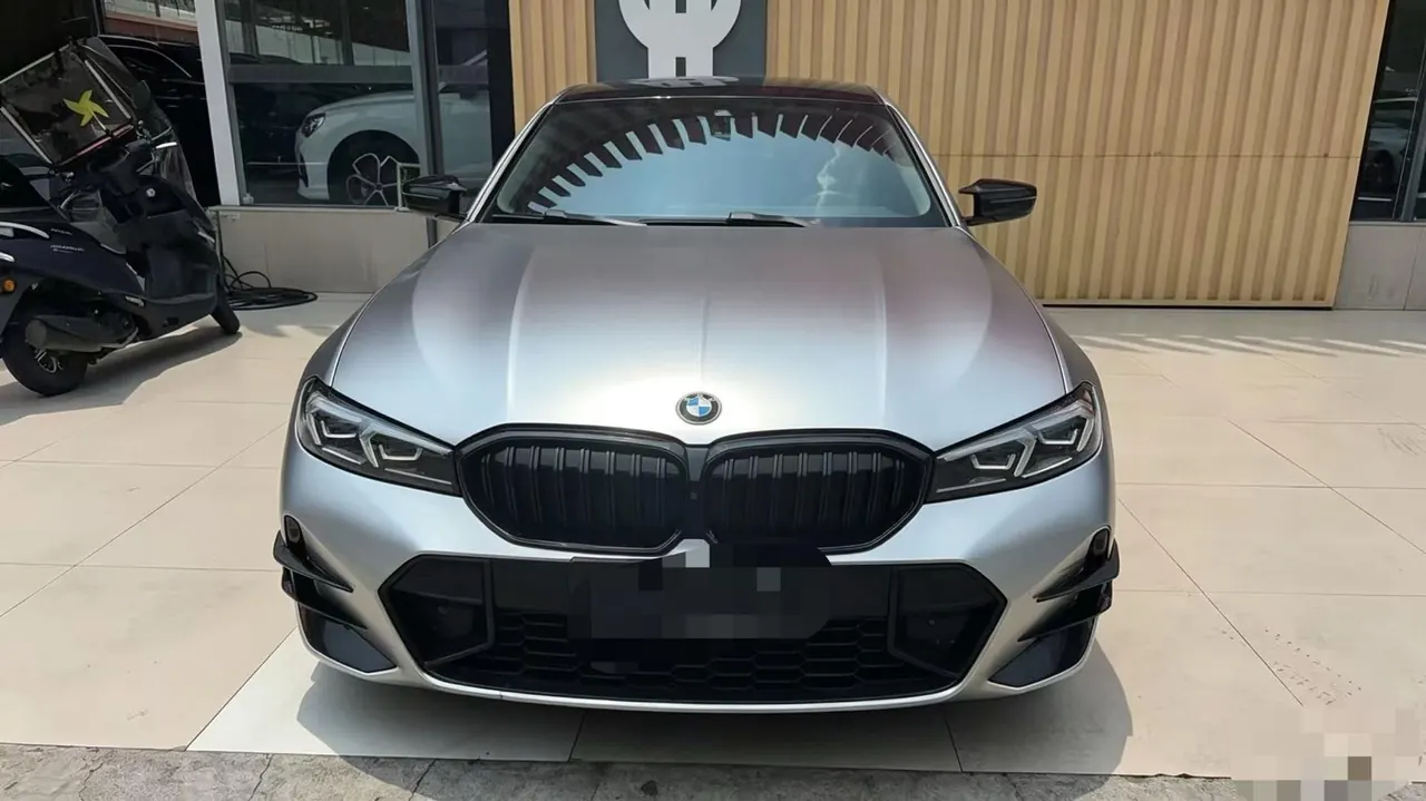 BMW 3 Series 2023 325Li 2.0T M Sports Obsidian Night Suit Automatic Gear 2