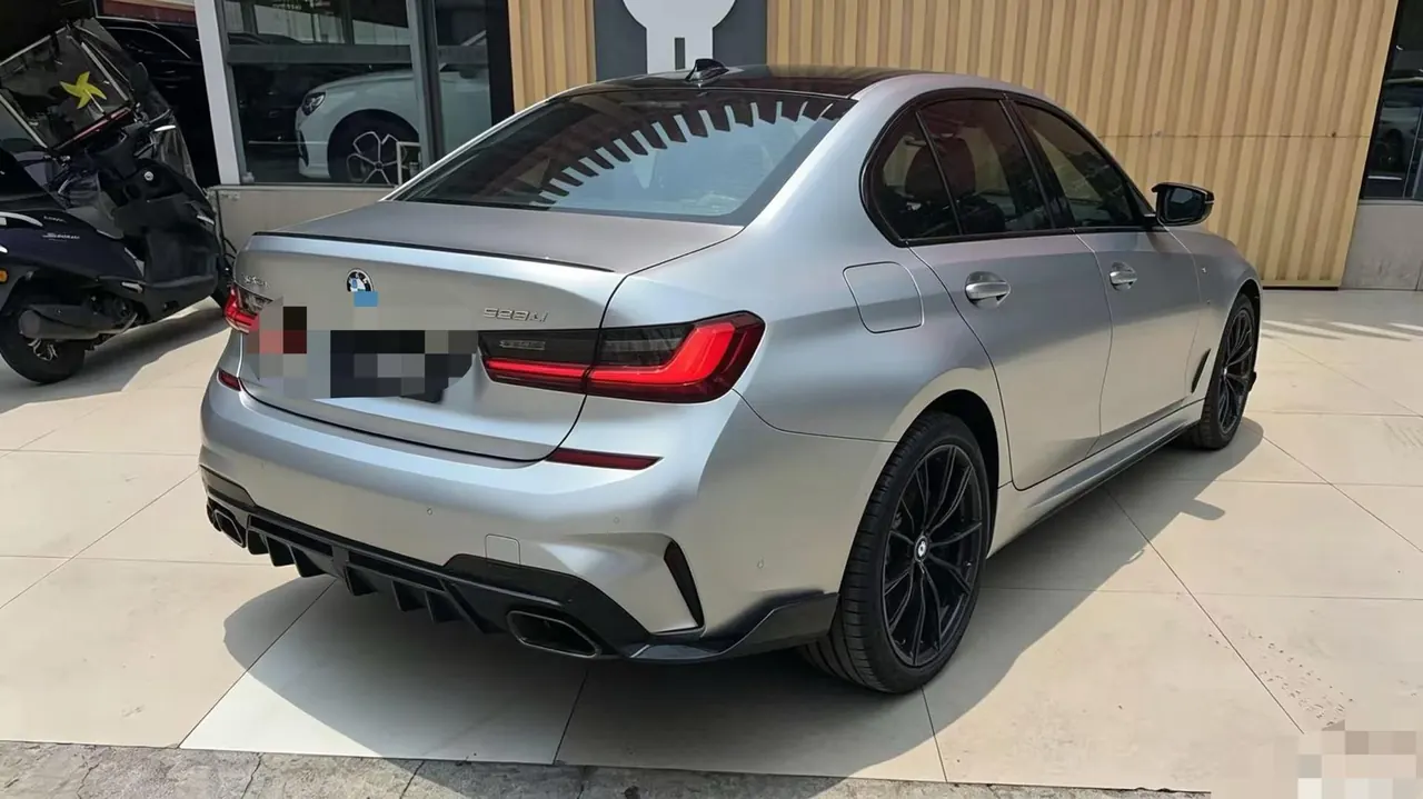 BMW 3 Series 2023 325Li 2.0T M Sports Obsidian Night Suit Automatic Gear 3
