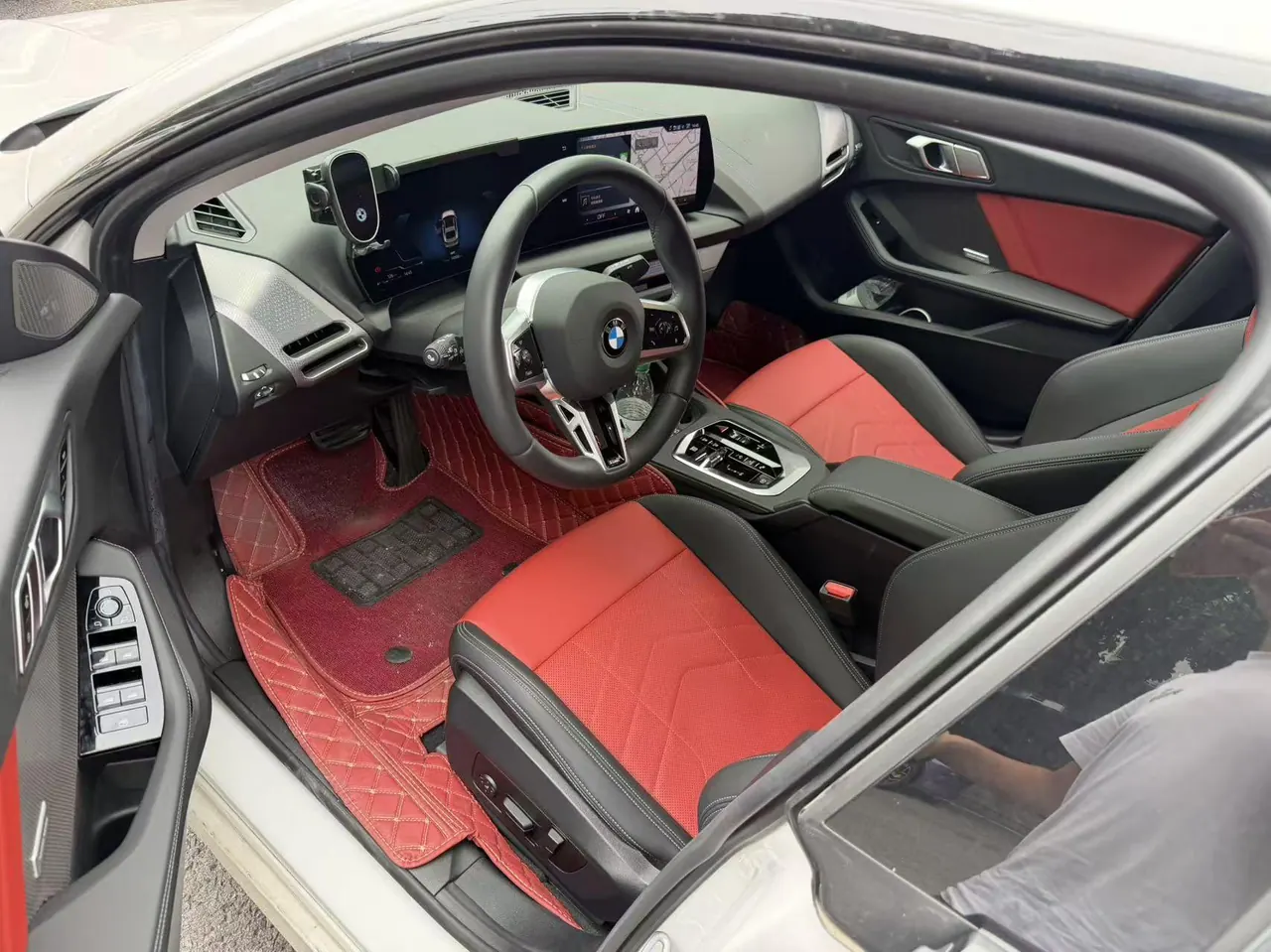BMW 2 series 2025 225L 2.0T M sports obsidian night suit automatic gear 5