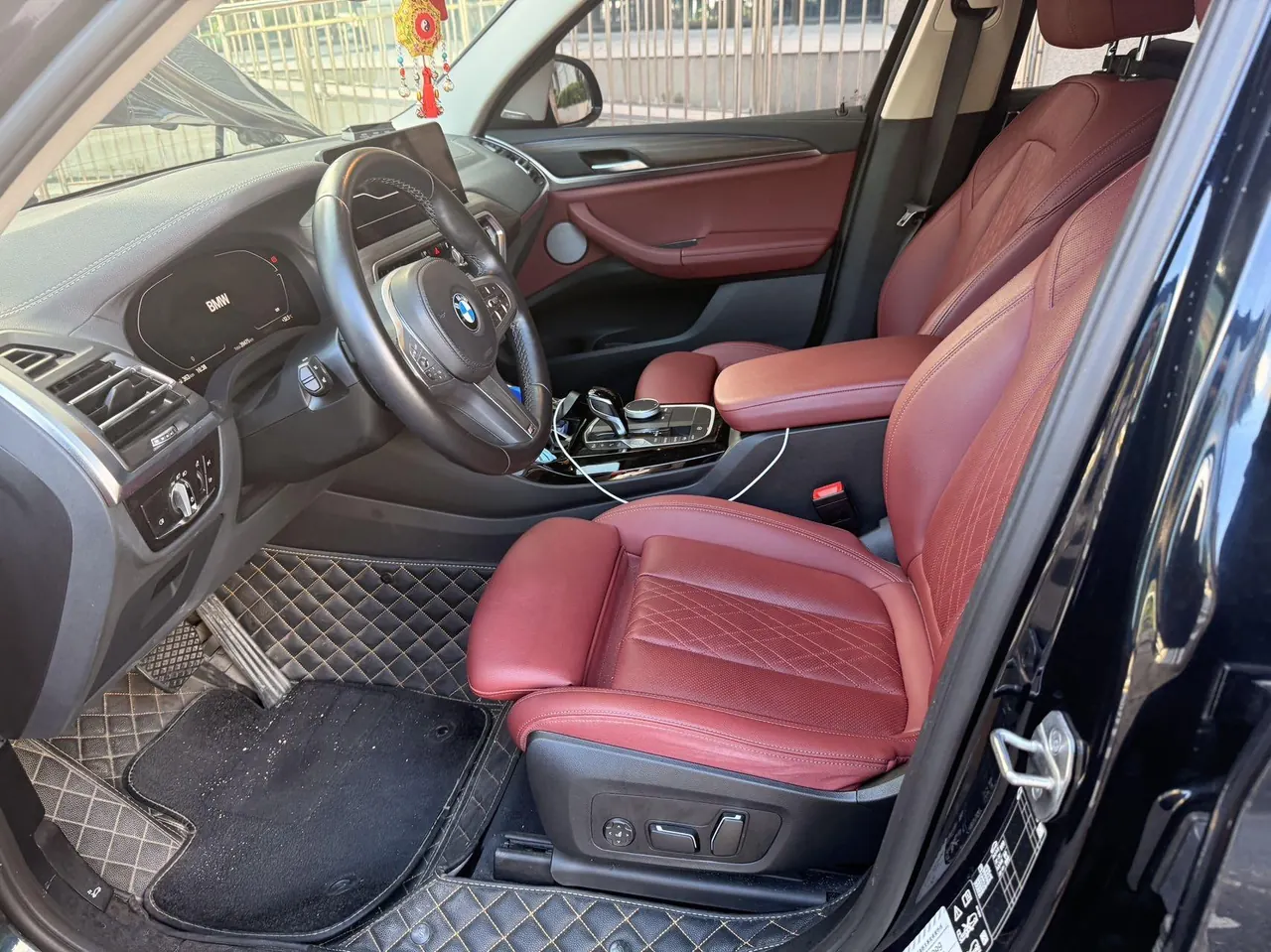 BMW 2023 X3 xDrive30i 2.0T Leading M Obsidian Night Suit Automatic Gear 3