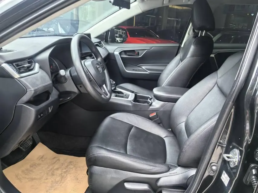 Toyota 2022 RAV4 Rongbo 2.0 Stepless Two-Drive Fashion Edition Automatic Gear 5