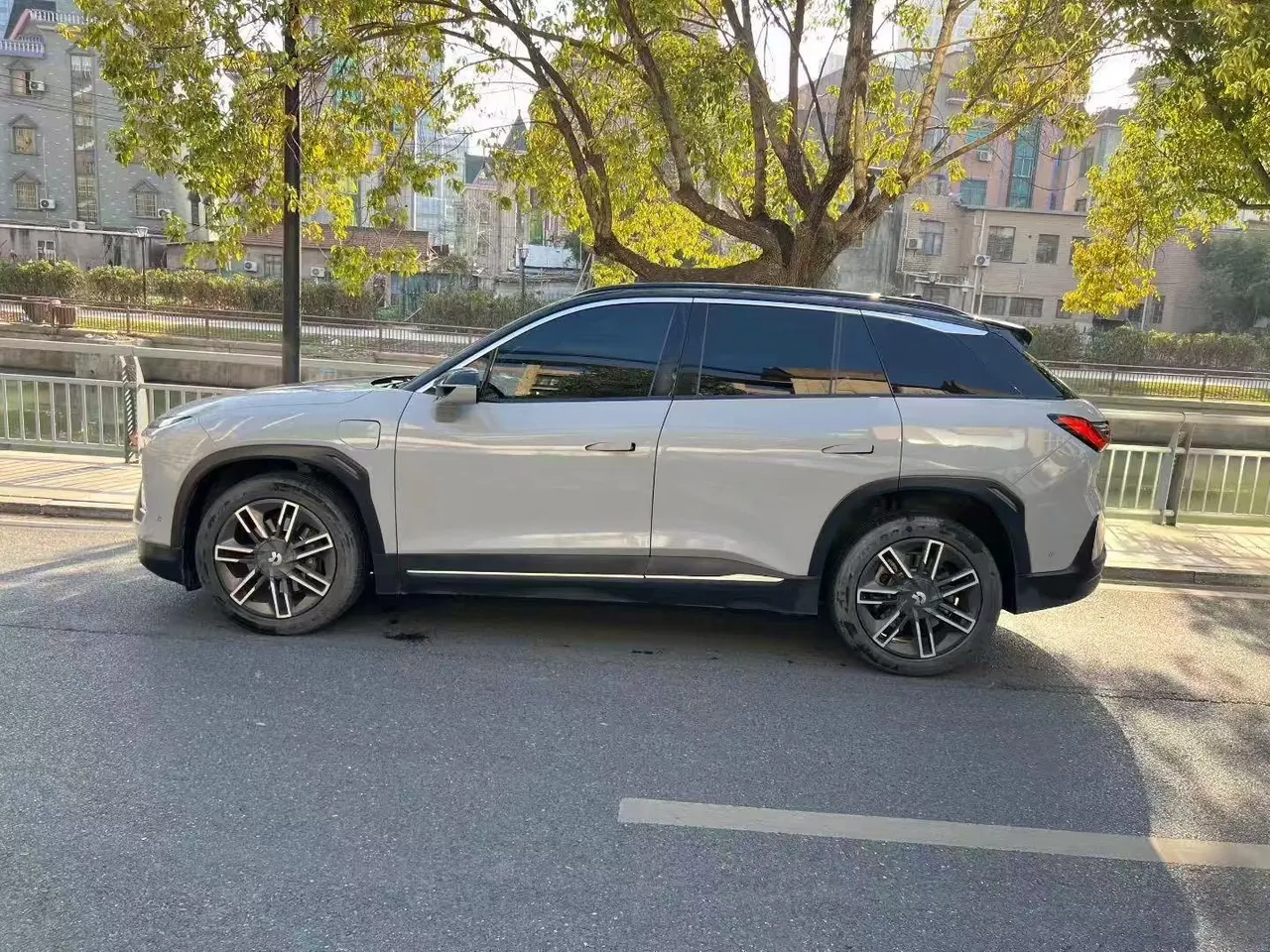NIO 2022 ES6 75kWh Sports Edition Automatic Gear 2