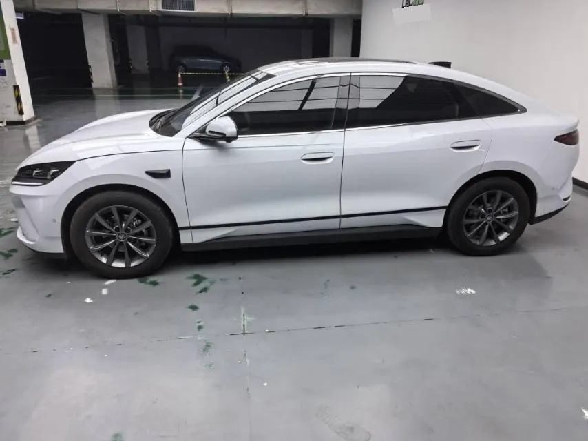 BYD 2025 Qin L EV 470KM Leading Automatic Gear 4