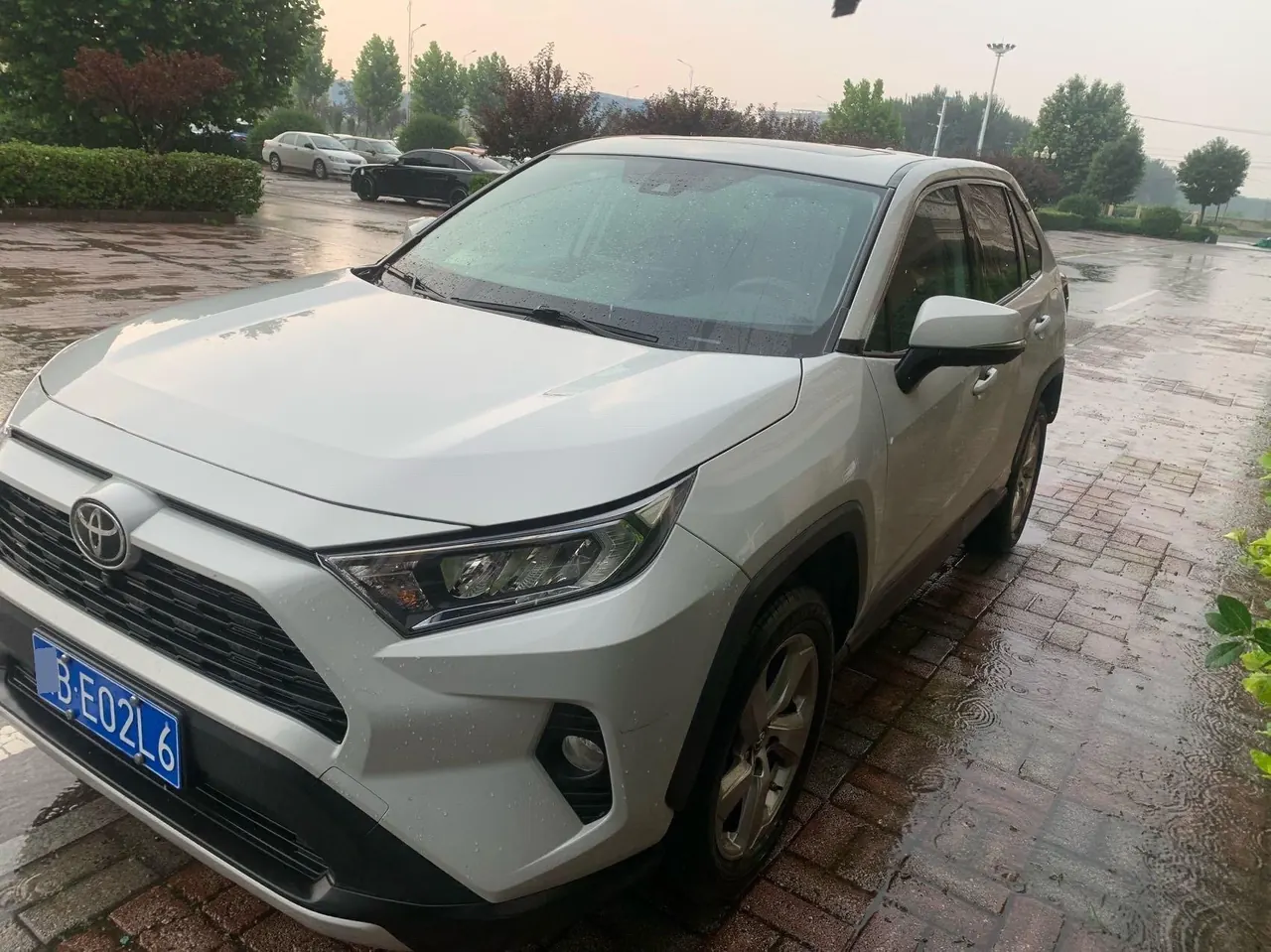 Toyota 2020 RAV4 Rongbo 2.0 Stepless Two-Drive Fashion Edition PLUS Automatic Gear - View 1