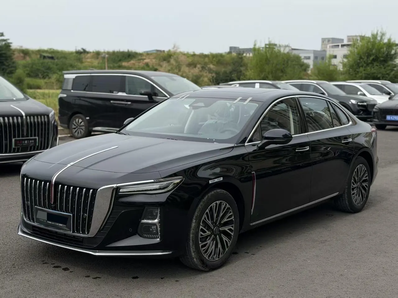 Open image lightbox: HongQi 2025 H5 2.0T Flag Chang 500000 Commemorative Automatic Gear