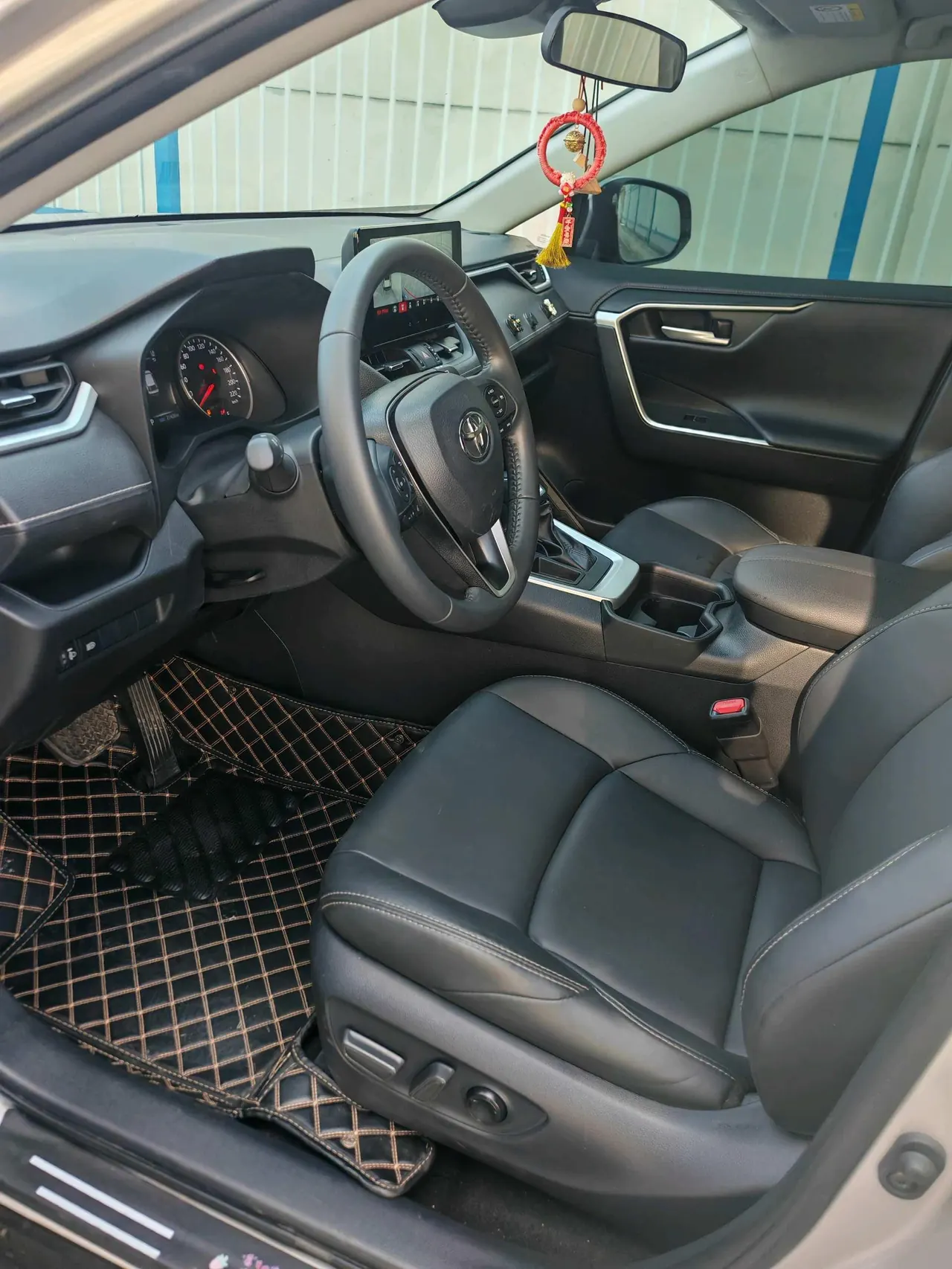Toyota 2023 Wilanda 2.0 Stepless Two-Drive City Edition Automatic Gear 4
