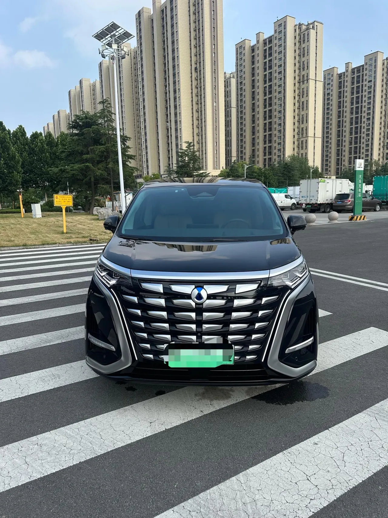 Denza 2022 Denza D9 DM-i 1.5T stepless 970 four-wheel drive flagship automatic gear 2