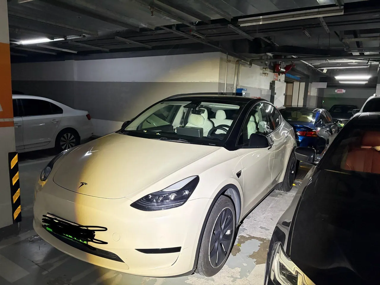 Tesla 2023 Model Y rear-wheel drive version automatic transmission - View 1