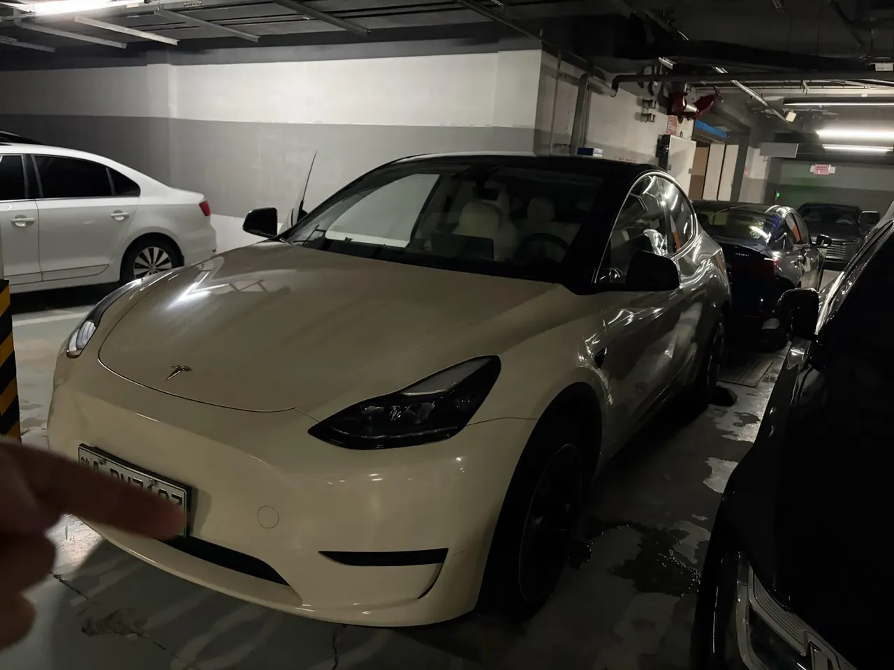 Tesla 2023 Model Y rear-wheel drive version automatic transmission 2