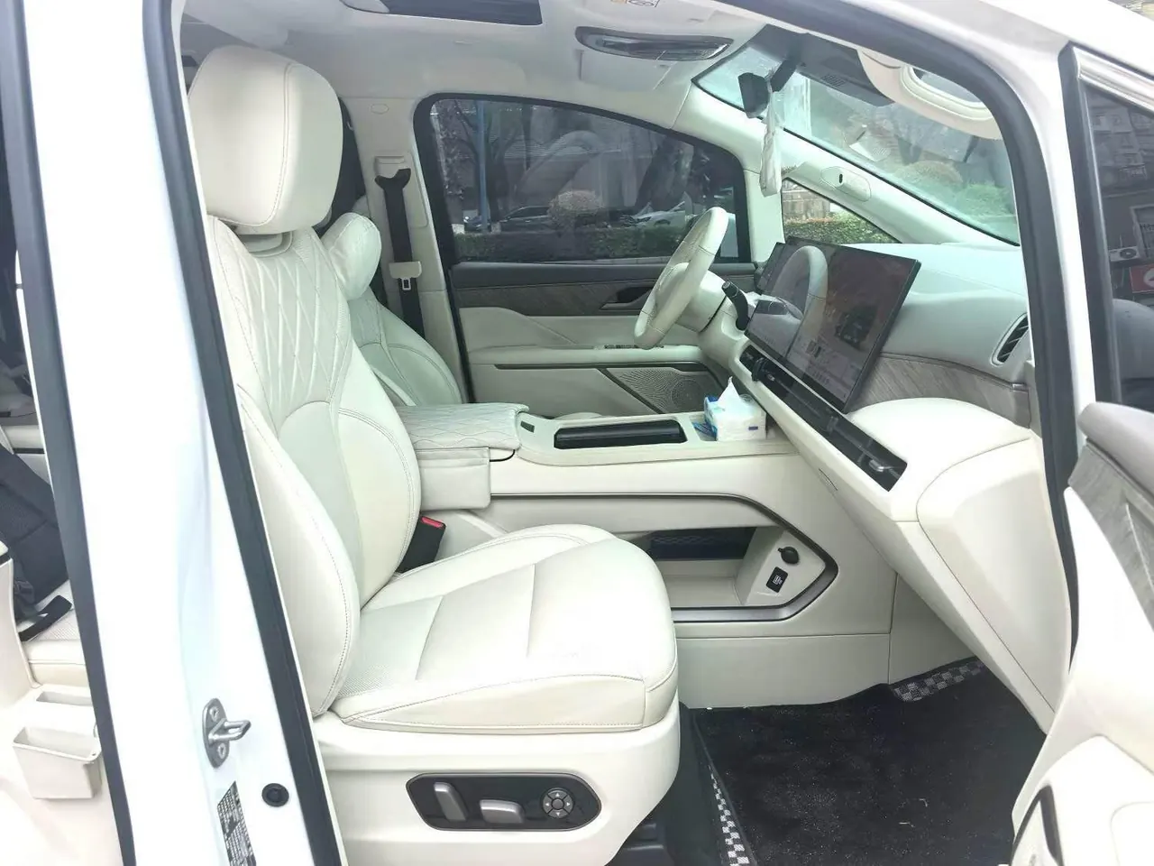 WEY 2025 VV7 Hi4 1.5T Four-Wheel-Drive Automatic Model 4