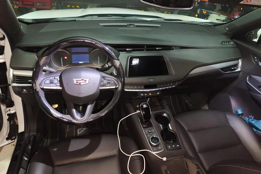 Cadillac 2021 XT4 2.0T 28T Two-Drive Leading Automatic Gear 5