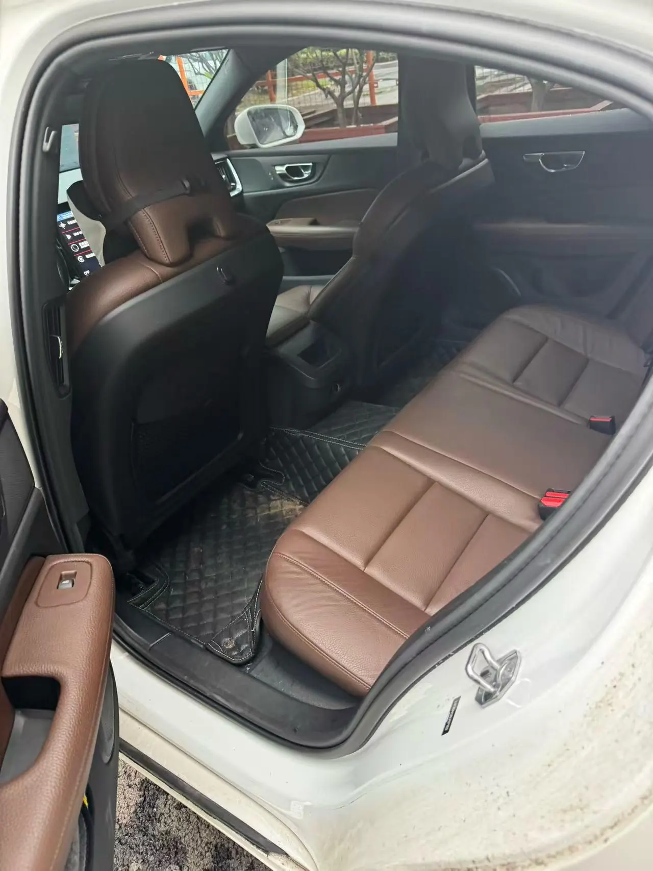 Volvo 2020 S60 2.0T T4 Zhiyi Deluxe Edition Automatic Gear 3