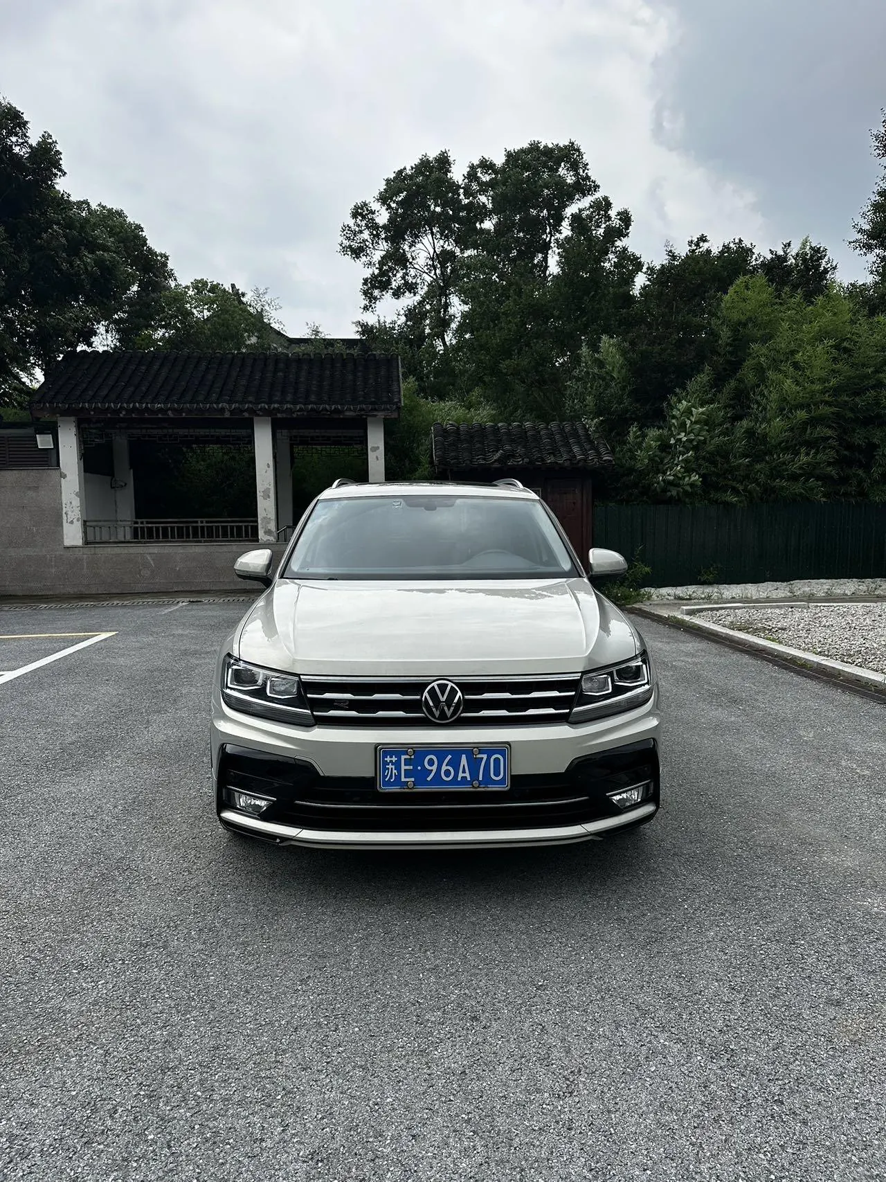 Volkswagen 2021 Tiguan L R-Line 2.0TSI 330TSI Two-Drive Overdrive Automatic Gear 2