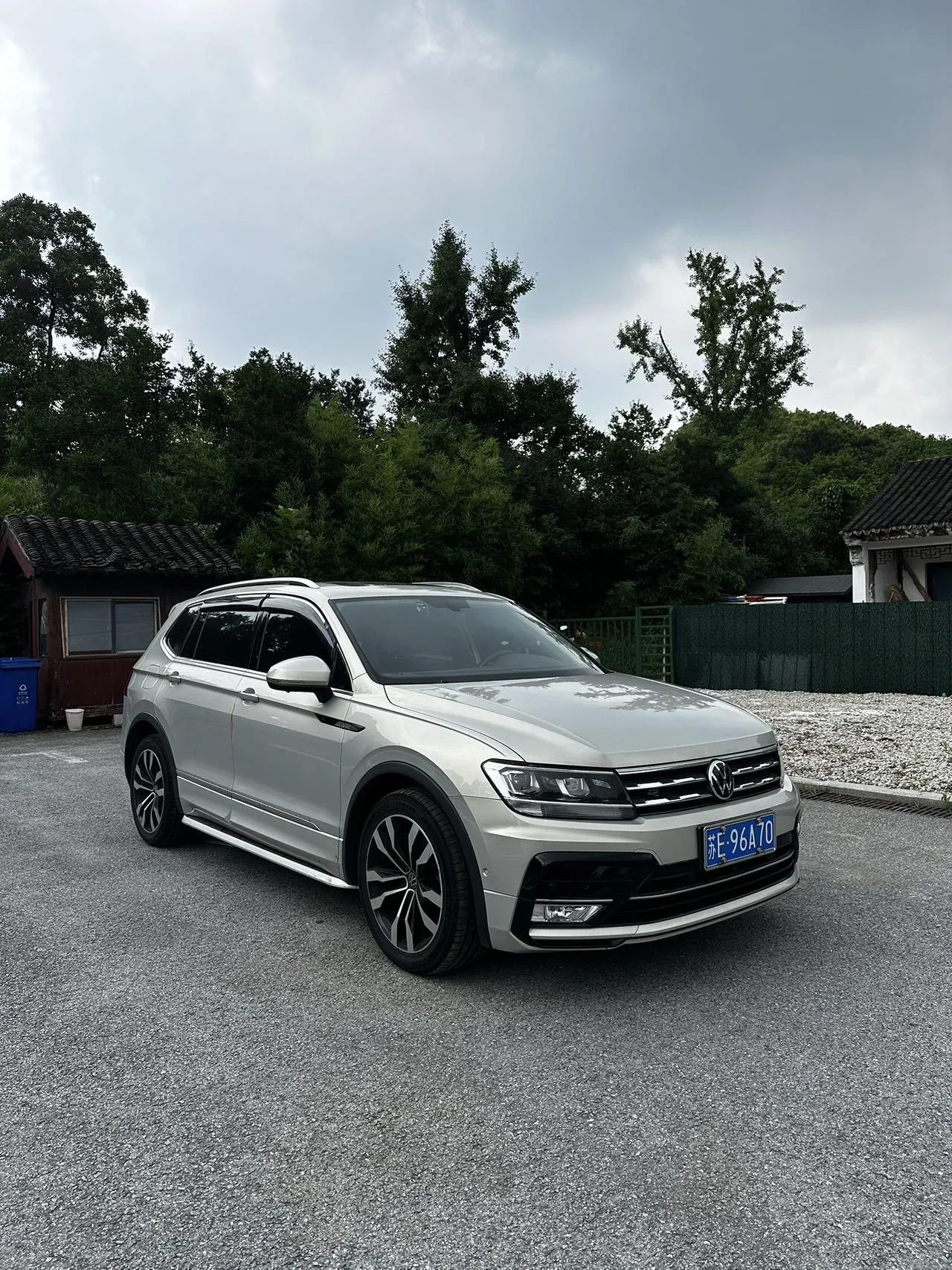 Volkswagen 2021 Tiguan L R-Line 2.0TSI 330TSI Two-Drive Overdrive Automatic Gear 3