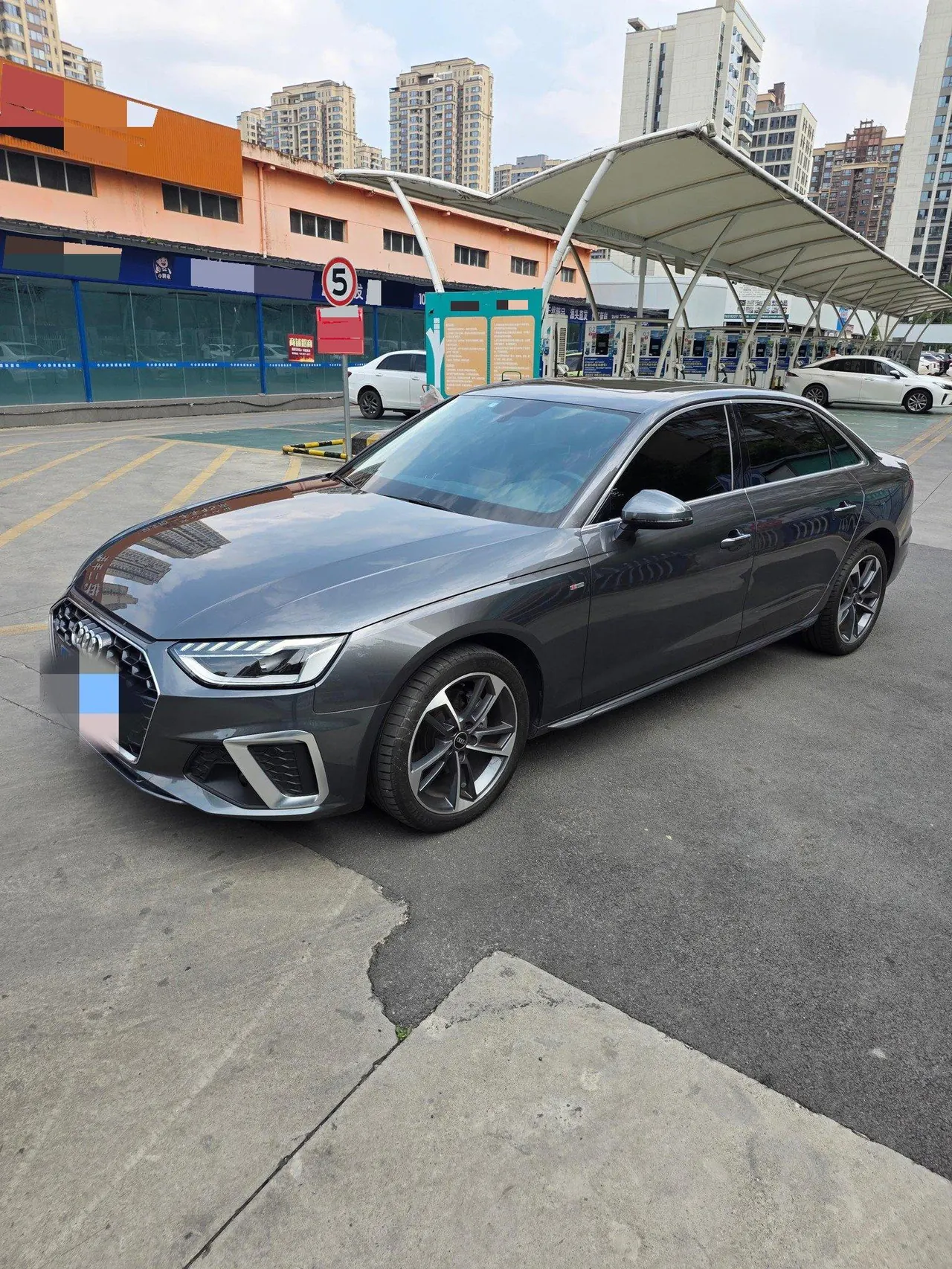 Audi 2022 A4L 2.0TFSI 40TFSI Fashion Dynamic Automatic - View 1