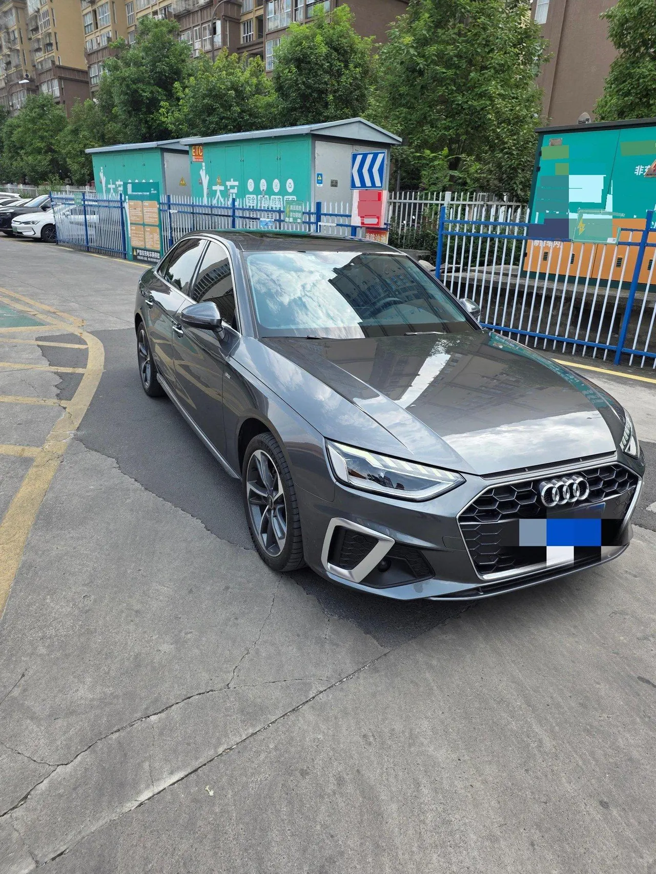 Audi 2022 A4L 2.0TFSI 40TFSI Fashion Dynamic Automatic 3