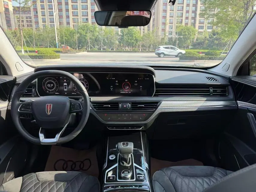 HongQi 2022 HS5 2.0T 4-wheel drive smart flag-sharing version automatic gear 8