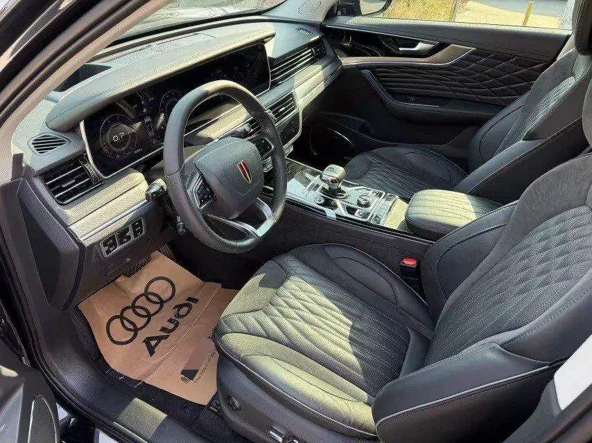 HongQi 2022 HS5 2.0T 4-wheel drive smart flag-sharing version automatic gear 9