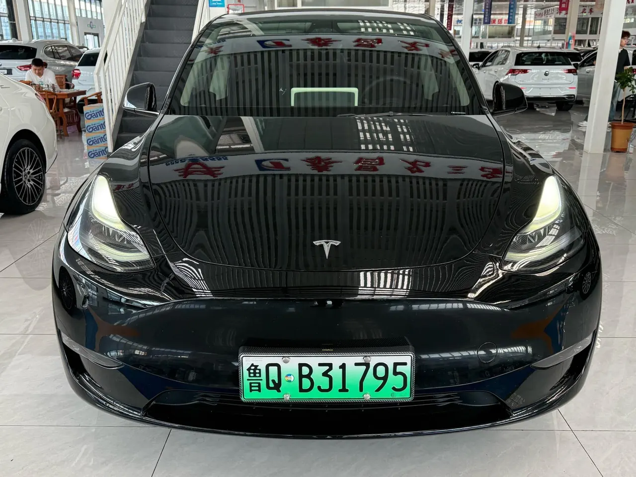 Open image lightbox: Tesla 2024 Model Y long endurance all-wheel drive version automatic transmission