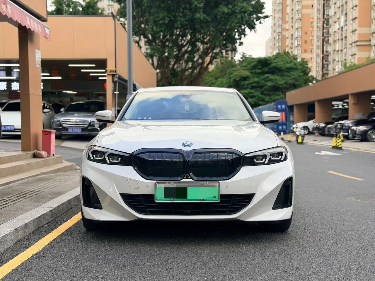 BMW 2024 i3 eDrive 35 L automatic gear 2