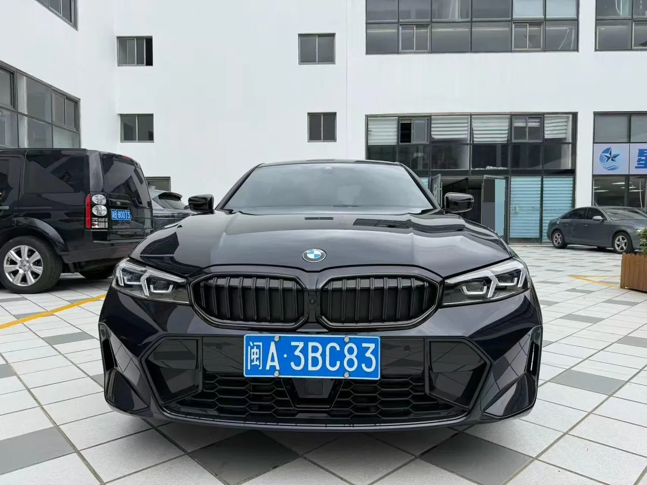 BMW 3 Series 2025 330Li 2.0T M Sports Obsidian Night Suit Automatic Gear 2