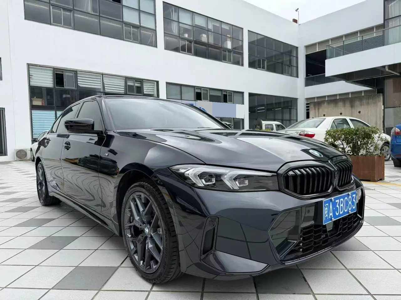 BMW 3 Series 2025 330Li 2.0T M Sports Obsidian Night Suit Automatic Gear 3