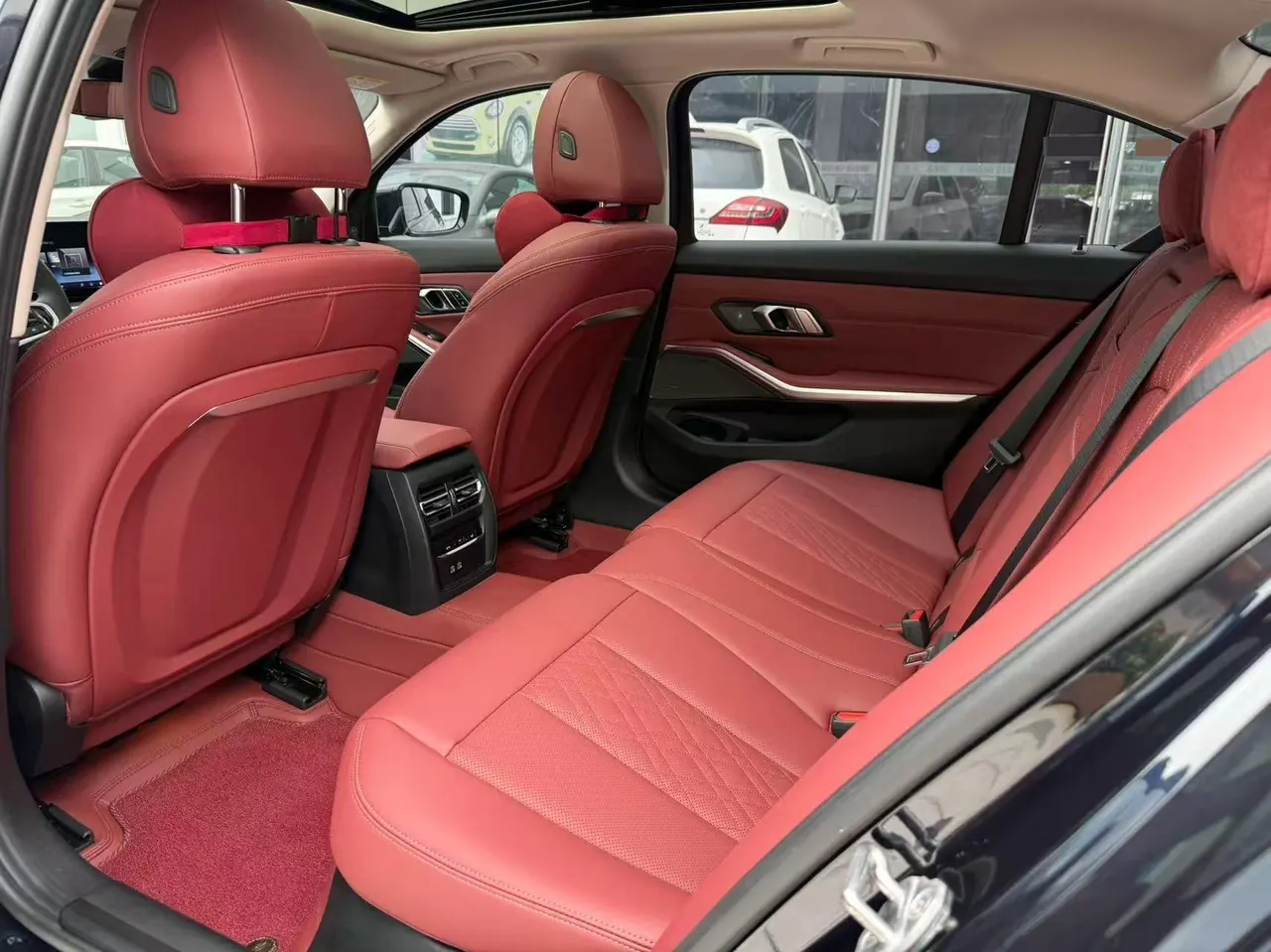 BMW 3 Series 2025 330Li 2.0T M Sports Obsidian Night Suit Automatic Gear 5