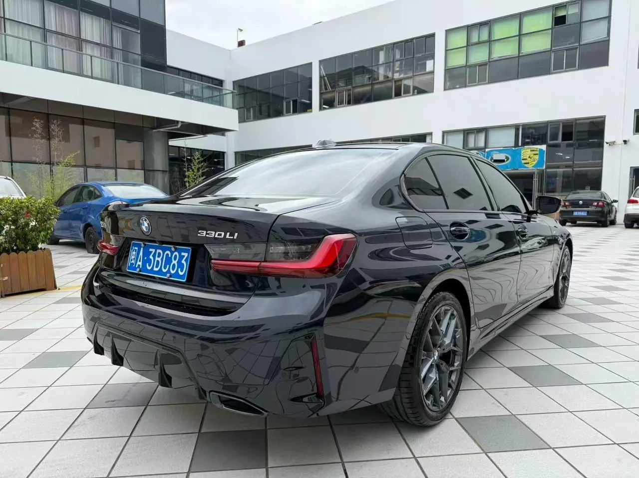 BMW 3 Series 2025 330Li 2.0T M Sports Obsidian Night Suit Automatic Gear 8