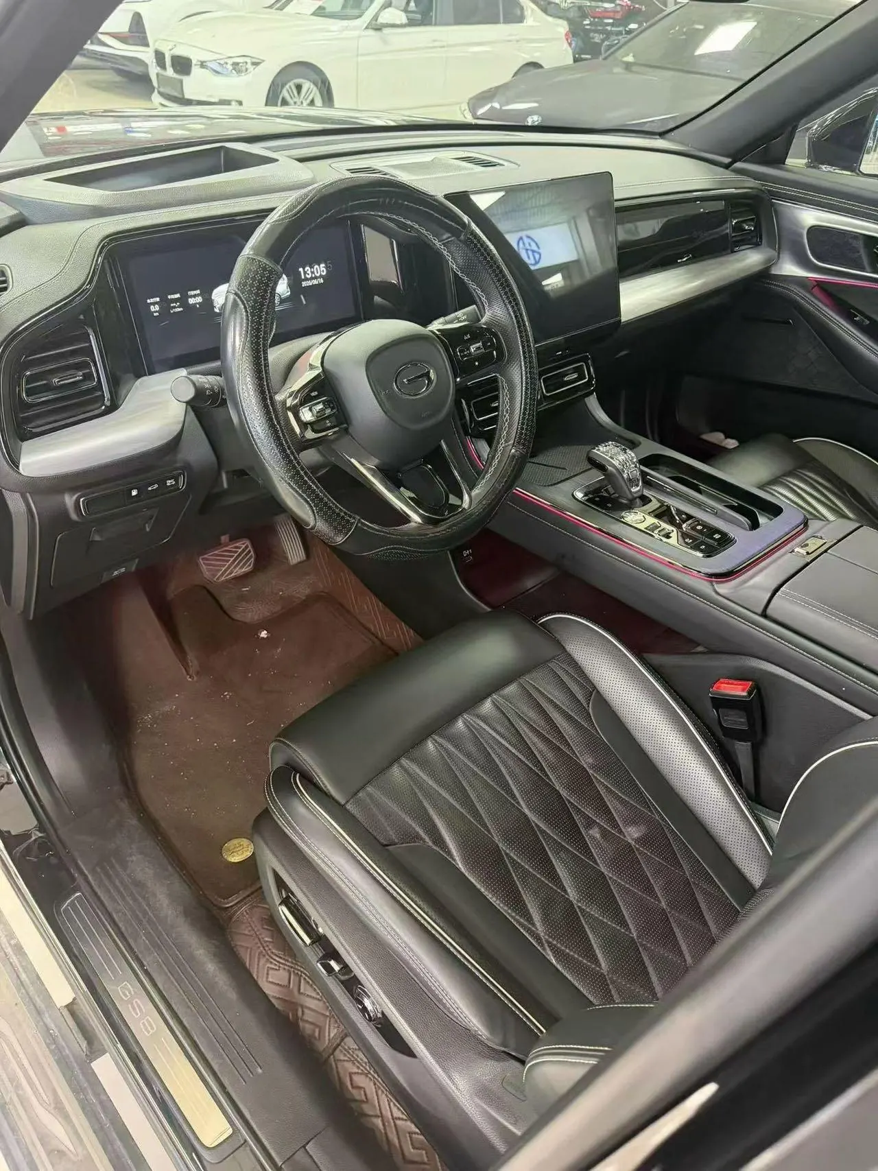 Chuanqi 2022 GS8 Hybrid 2.0TM Stepless Two-Drive Premium Edition Seven-seat Automatic Gear 3