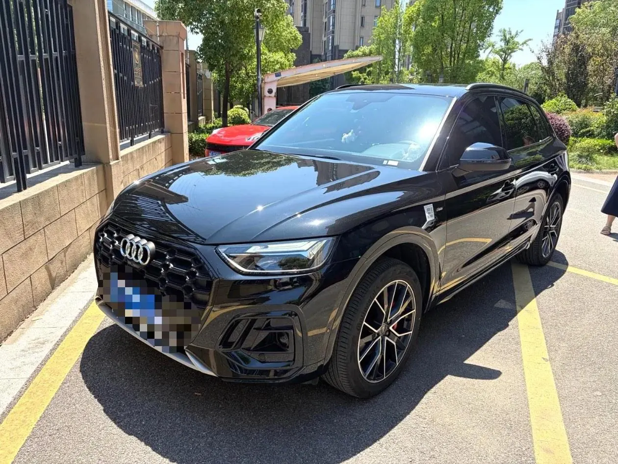 Audi 2025 Q5L 2.0TFSI 45TFSI 45th Anniversary Collection Edition Quattro Deluxe Dynamic Automatic - View 1