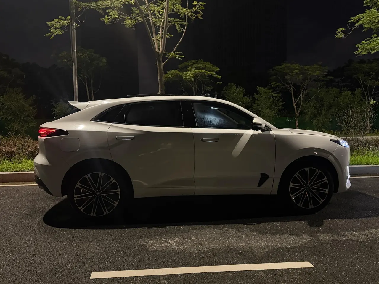 ChangAn 2022 UNI-K iDD 1.5T Blue Whale iDD Honorable Automatic Gear 2