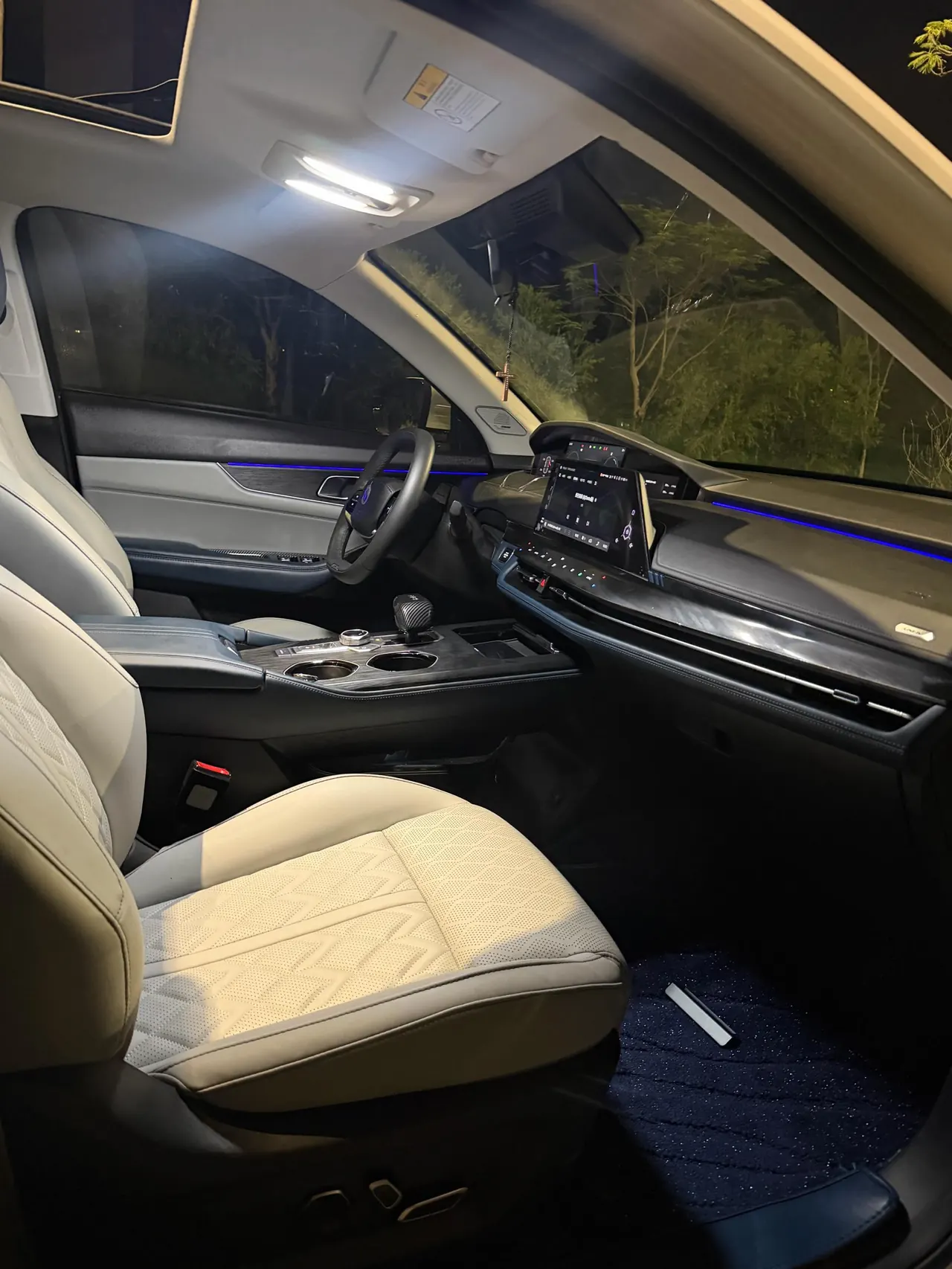 ChangAn 2022 UNI-K iDD 1.5T Blue Whale iDD Honorable Automatic Gear 4