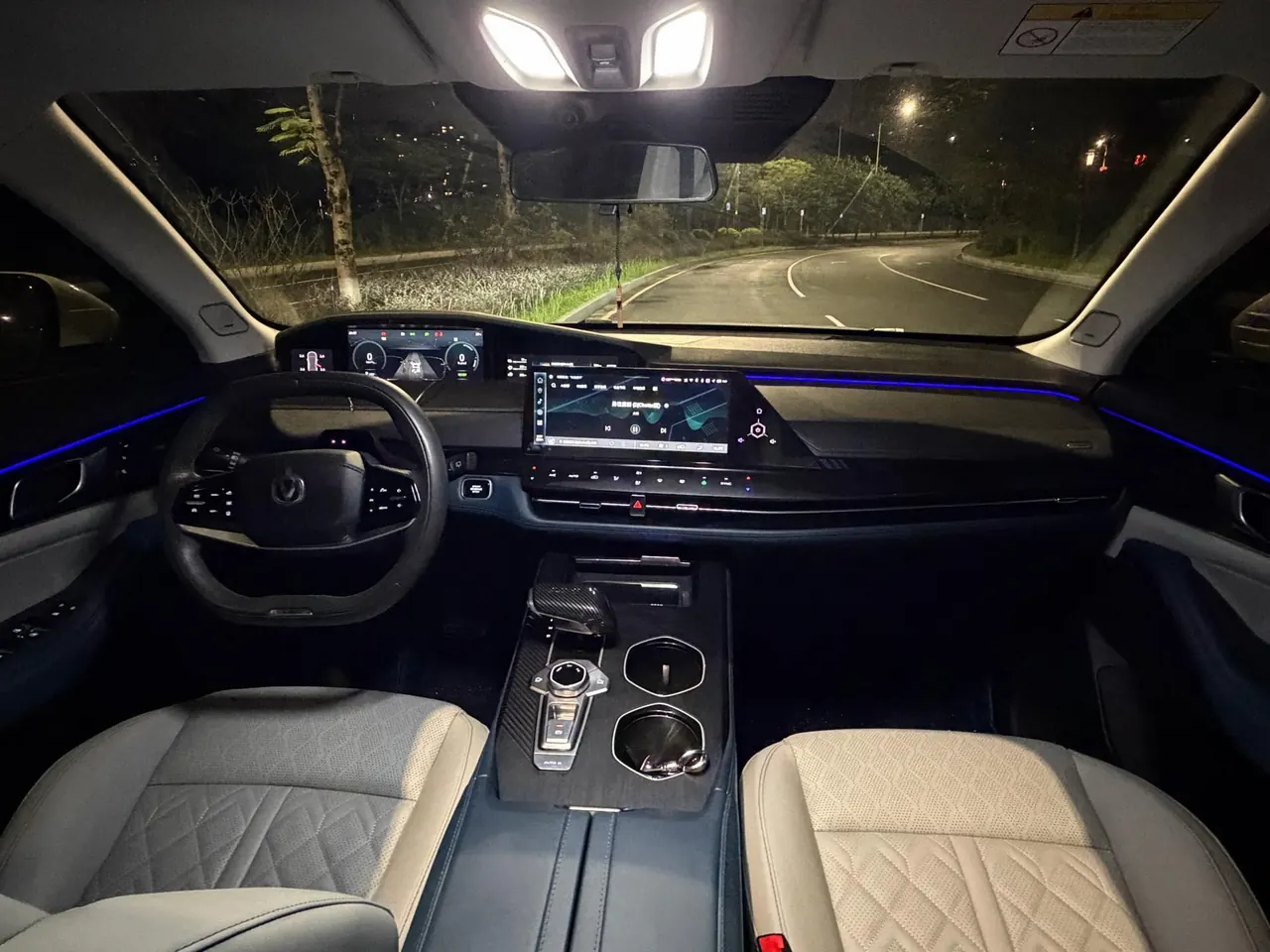ChangAn 2022 UNI-K iDD 1.5T Blue Whale iDD Honorable Automatic Gear 5