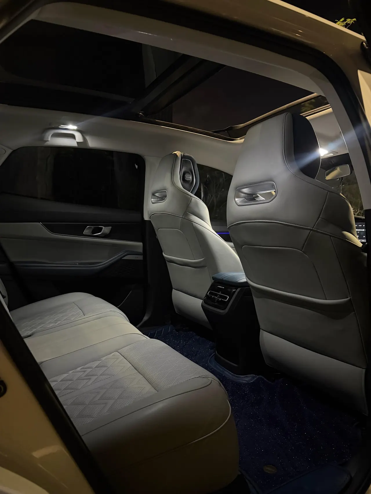 ChangAn 2022 UNI-K iDD 1.5T Blue Whale iDD Honorable Automatic Gear 6