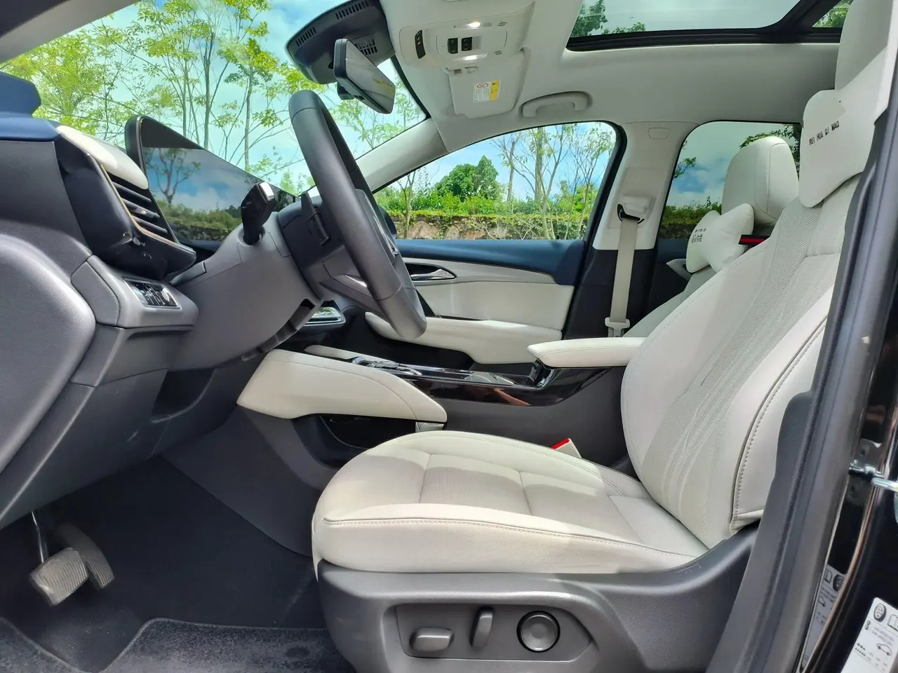 Buick 2025 Angkewei Plus 2.0T 4-wheel drive Avenir Avia automatic gear 5
