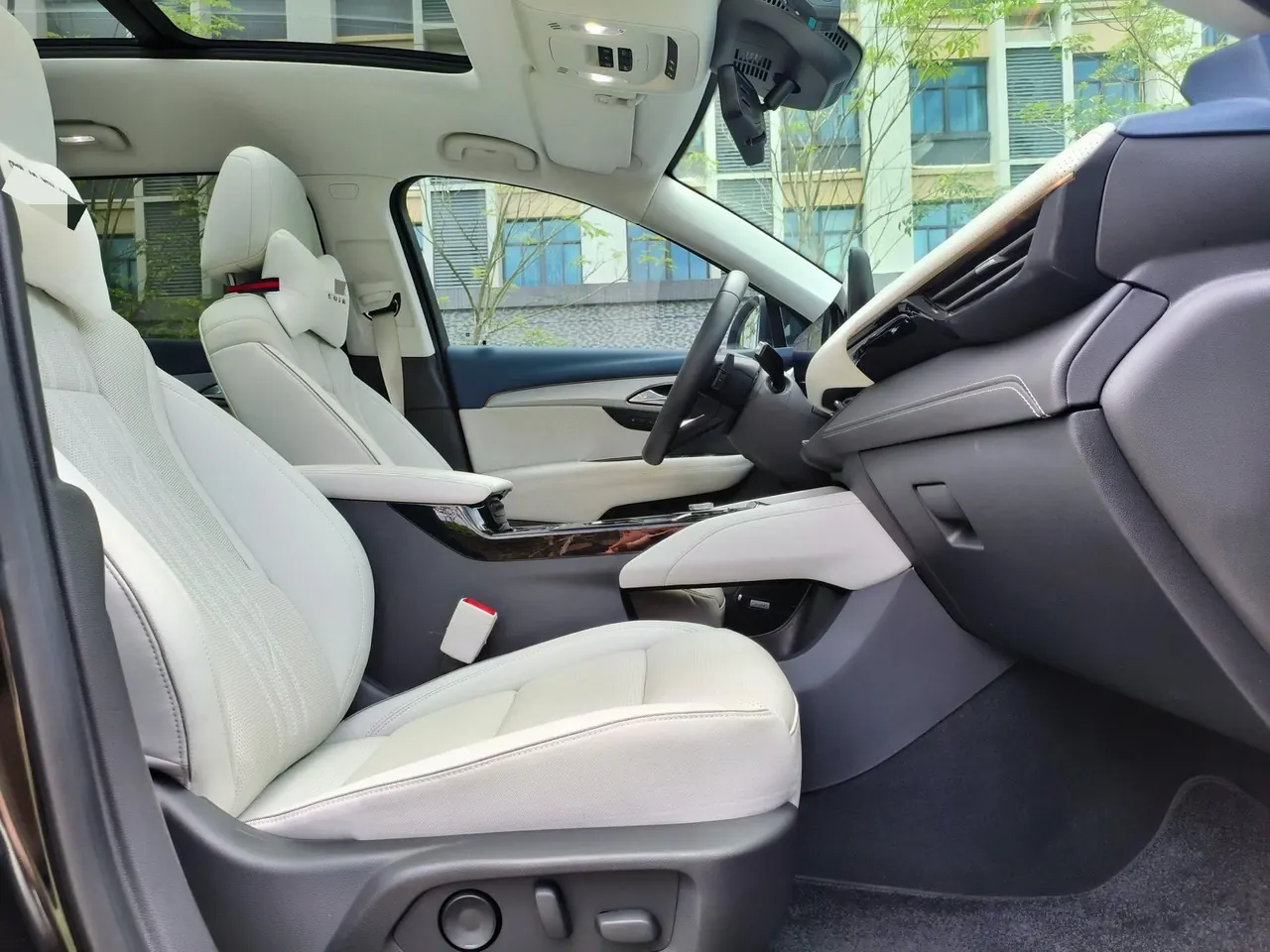 Buick 2025 Angkewei Plus 2.0T 4-wheel drive Avenir Avia automatic gear 7
