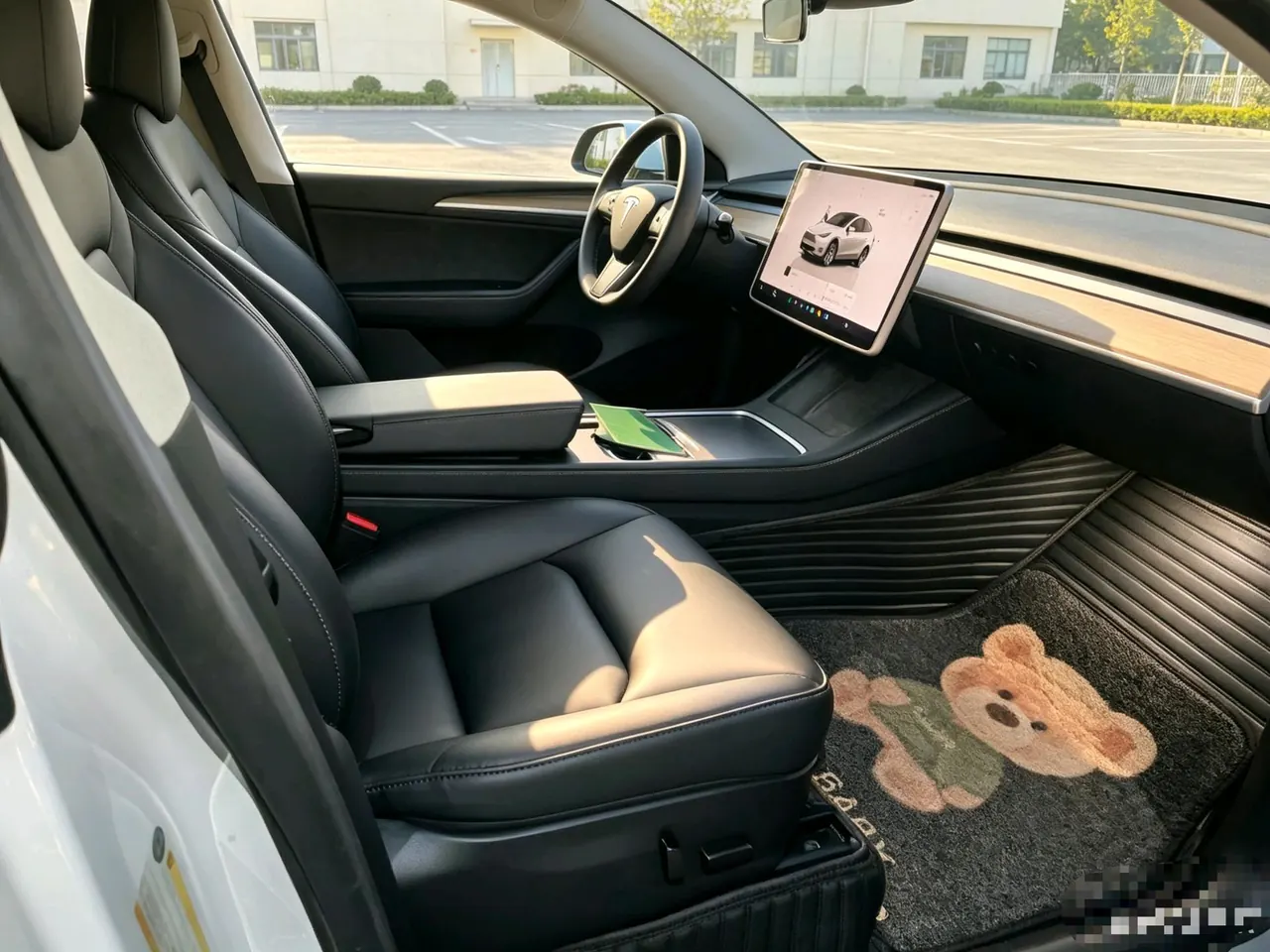 Tesla 2022 Model Y rear-wheel drive version (facelift) automatic gear 3