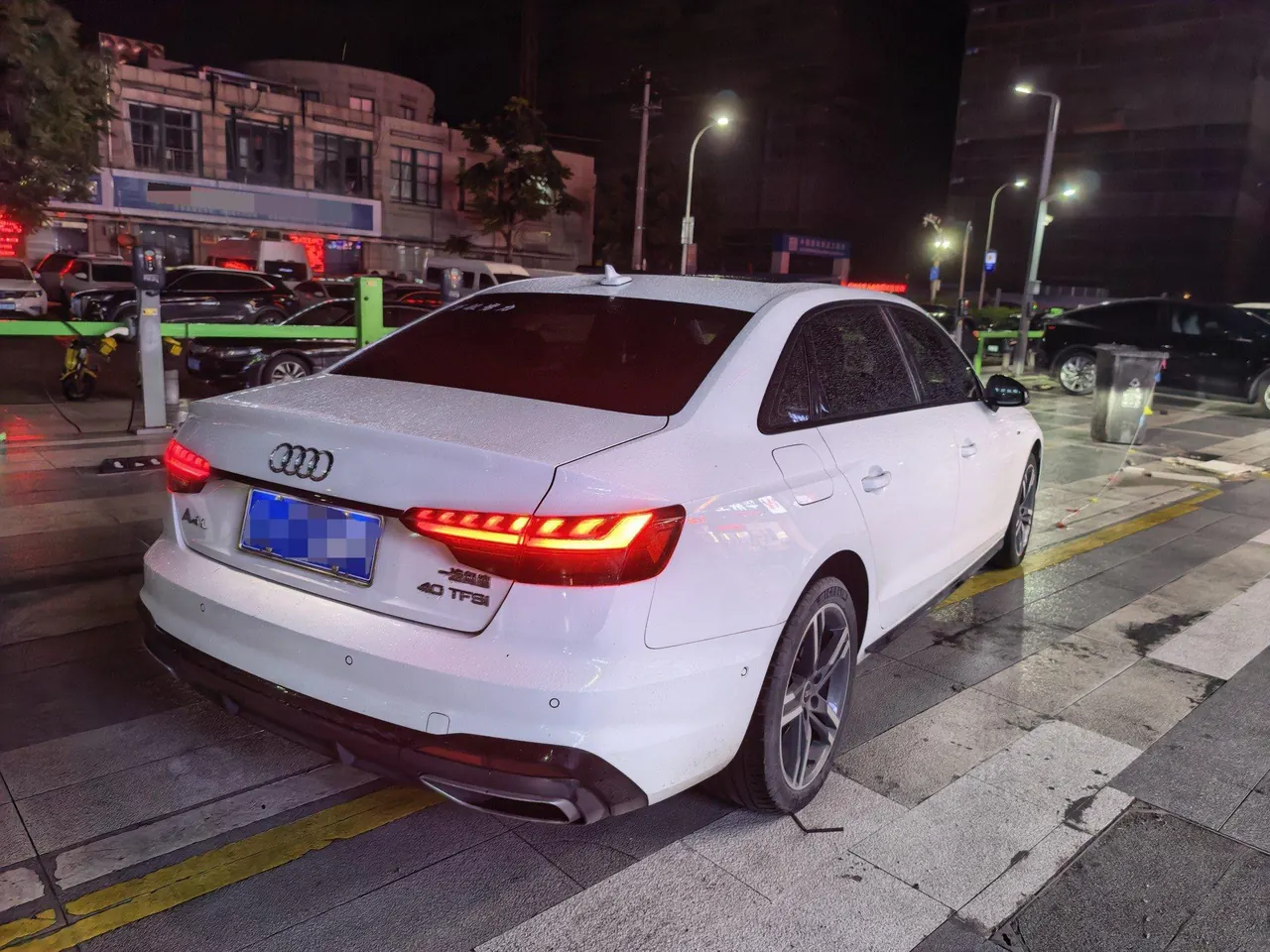 Audi 2022 A4L 2.0TFSI 40TFSI Deluxe Dynamic Automatic 3