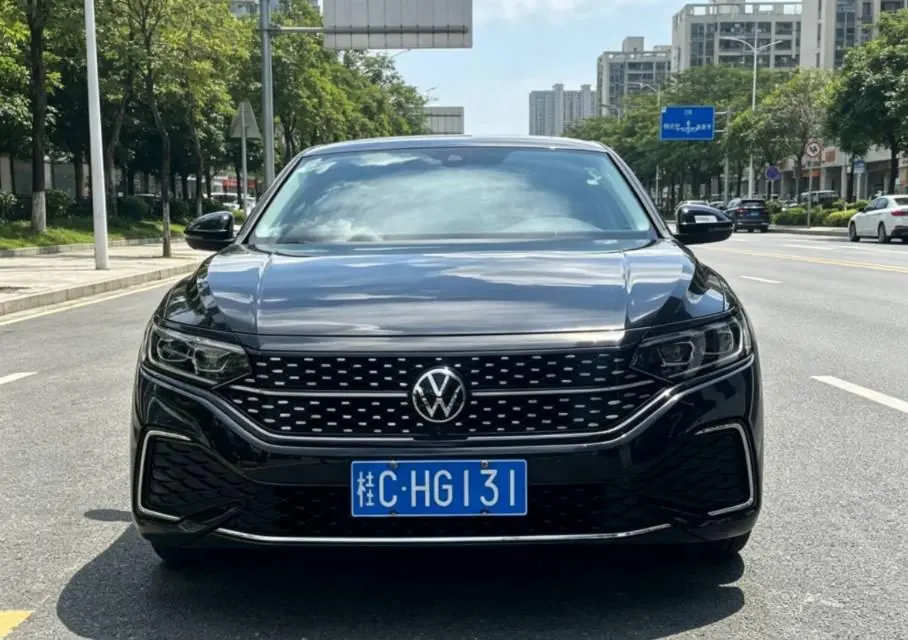Volkswagen 2023 Passat 2.0TSI 330TSI Starry Sky Luxury Edition (facelift) Automatic 2