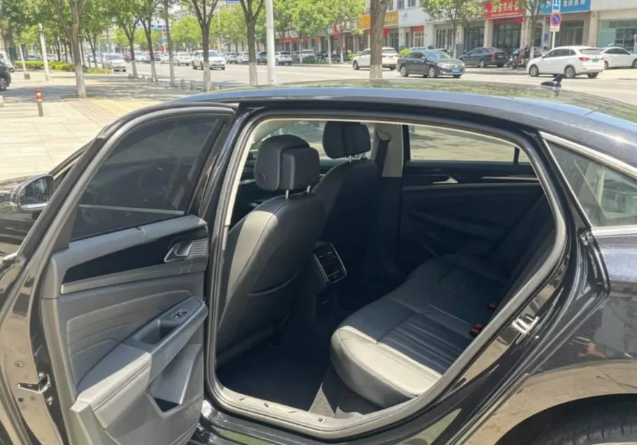 Volkswagen 2023 Passat 2.0TSI 330TSI Starry Sky Luxury Edition (facelift) Automatic 4