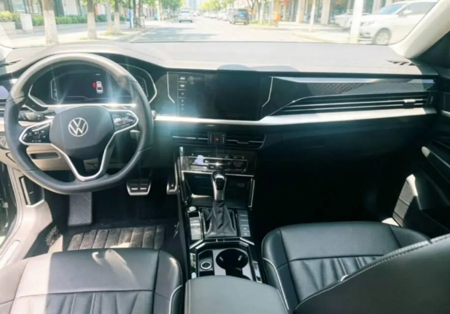 Volkswagen 2023 Passat 2.0TSI 330TSI Starry Sky Luxury Edition (facelift) Automatic 5