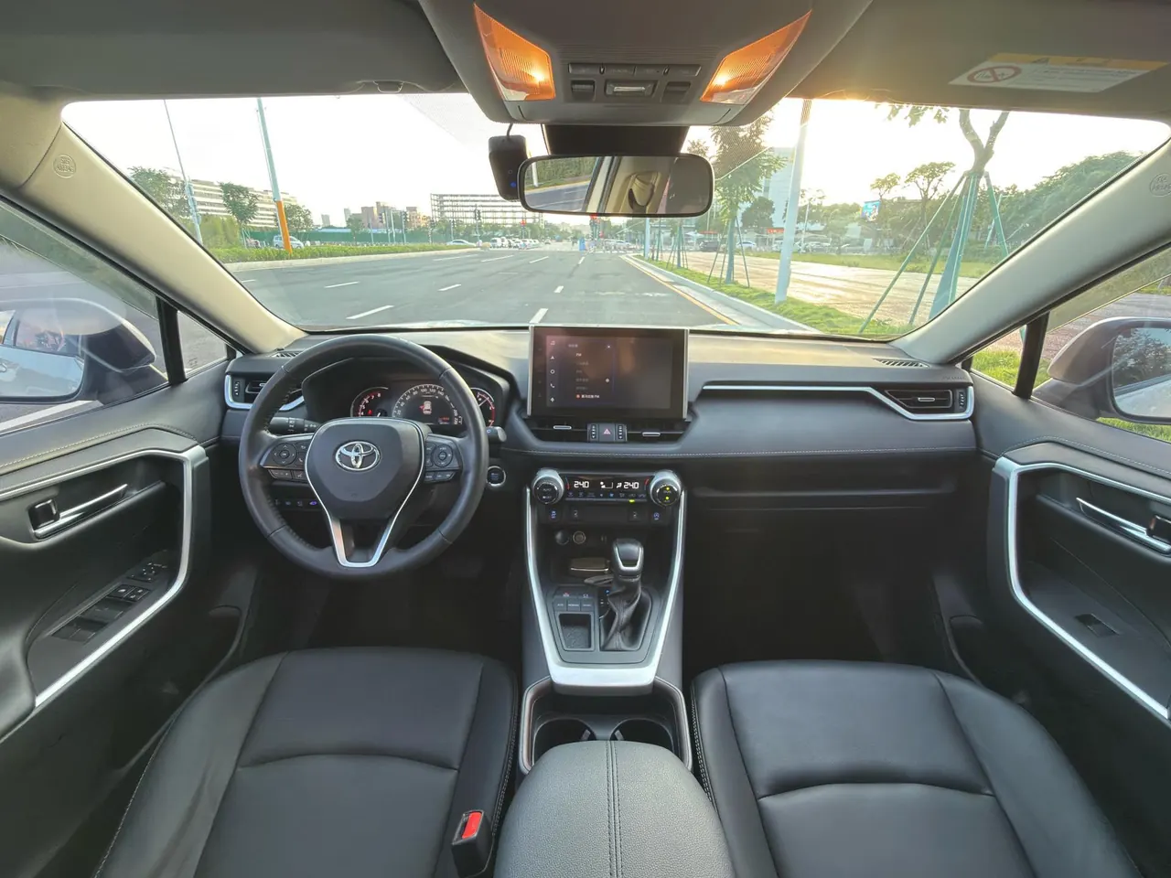 Toyota 2022 RAV4 Rongbo 2.0 Stepless Two-Drive Fashion Plus Edition Automatic Gear 6