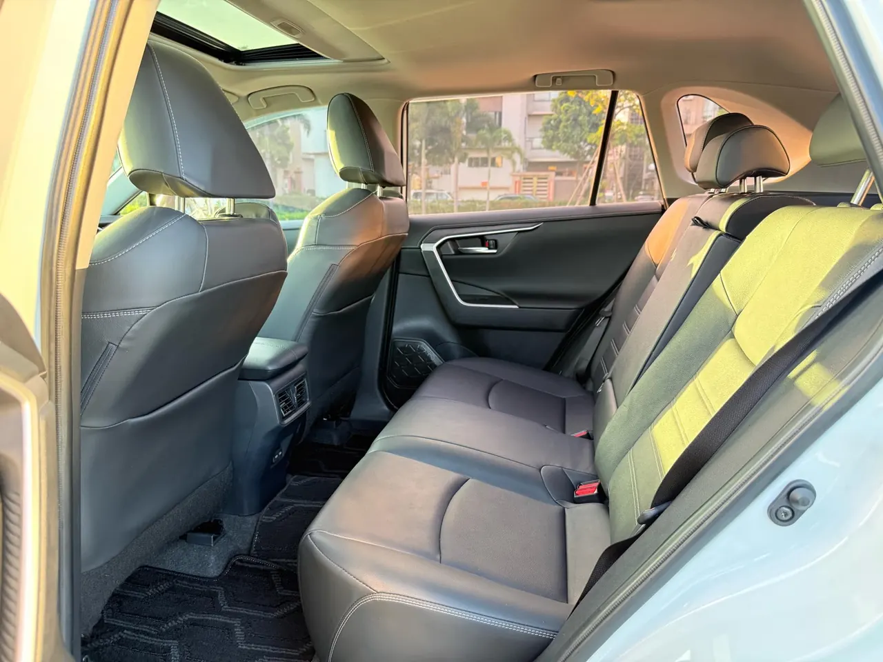 Toyota 2022 RAV4 Rongbo 2.0 Stepless Two-Drive Fashion Plus Edition Automatic Gear 7